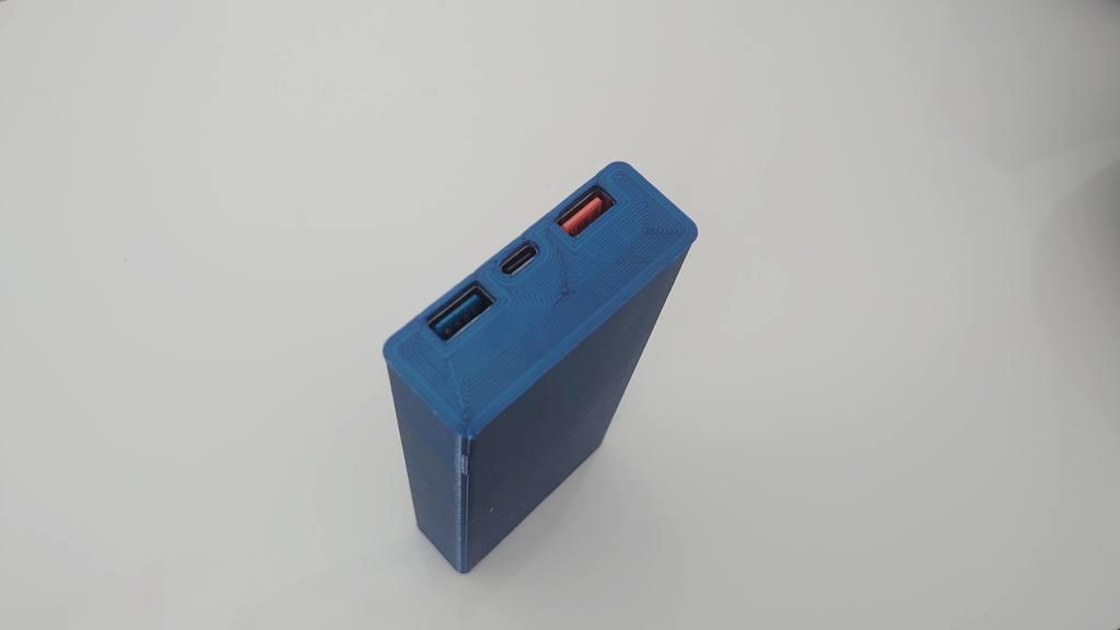 Power Bank with cable storage 3d model