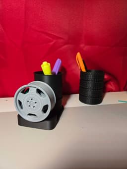 Monoblock Wheel Pen Holder - Spinning 3d model