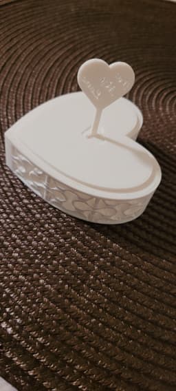 Remix of Simple Heart Box with Lid (thangs givaway) 3d model