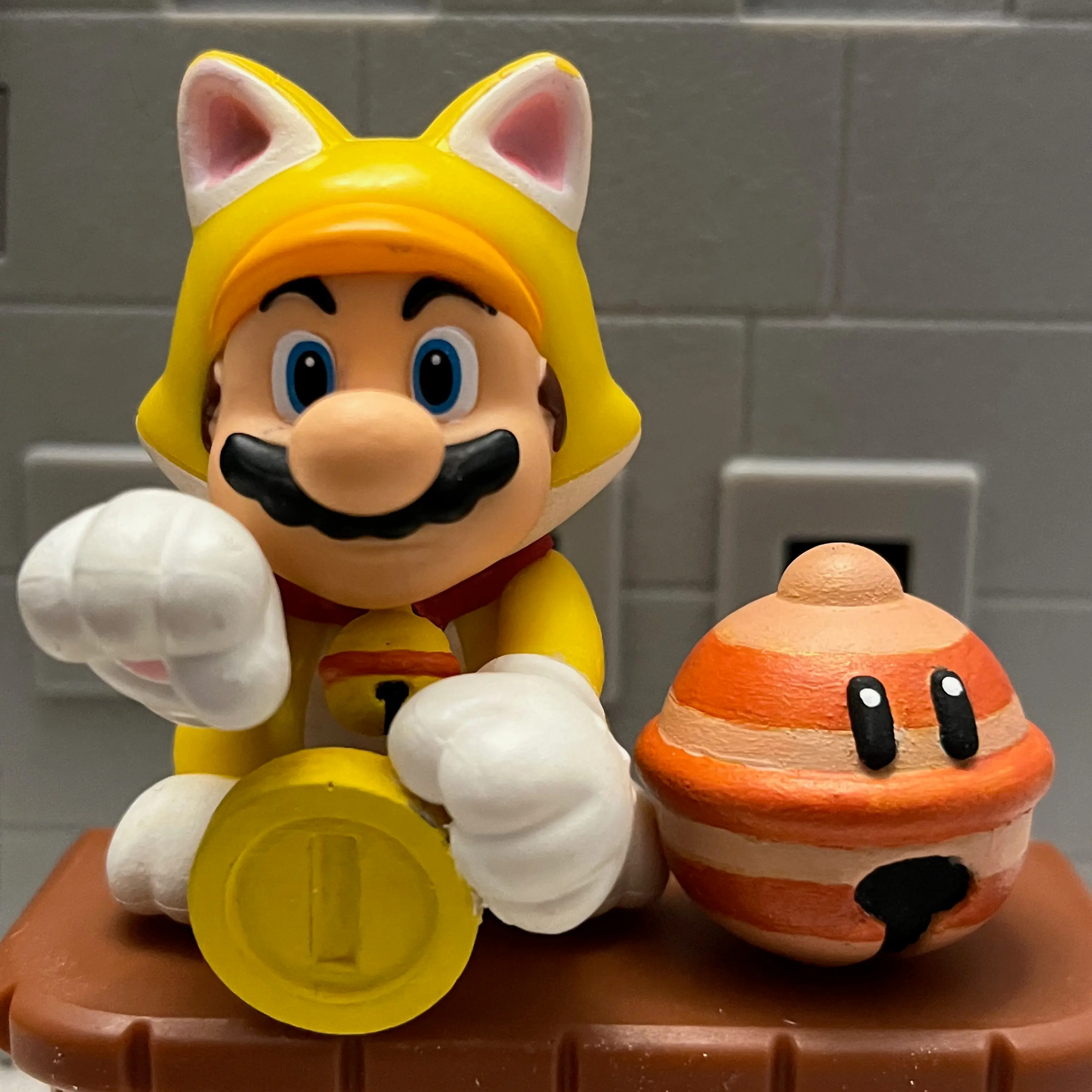 Lucky Bell and Lucky Cat - Custom bits for WON 2.5 scale figure 3d model