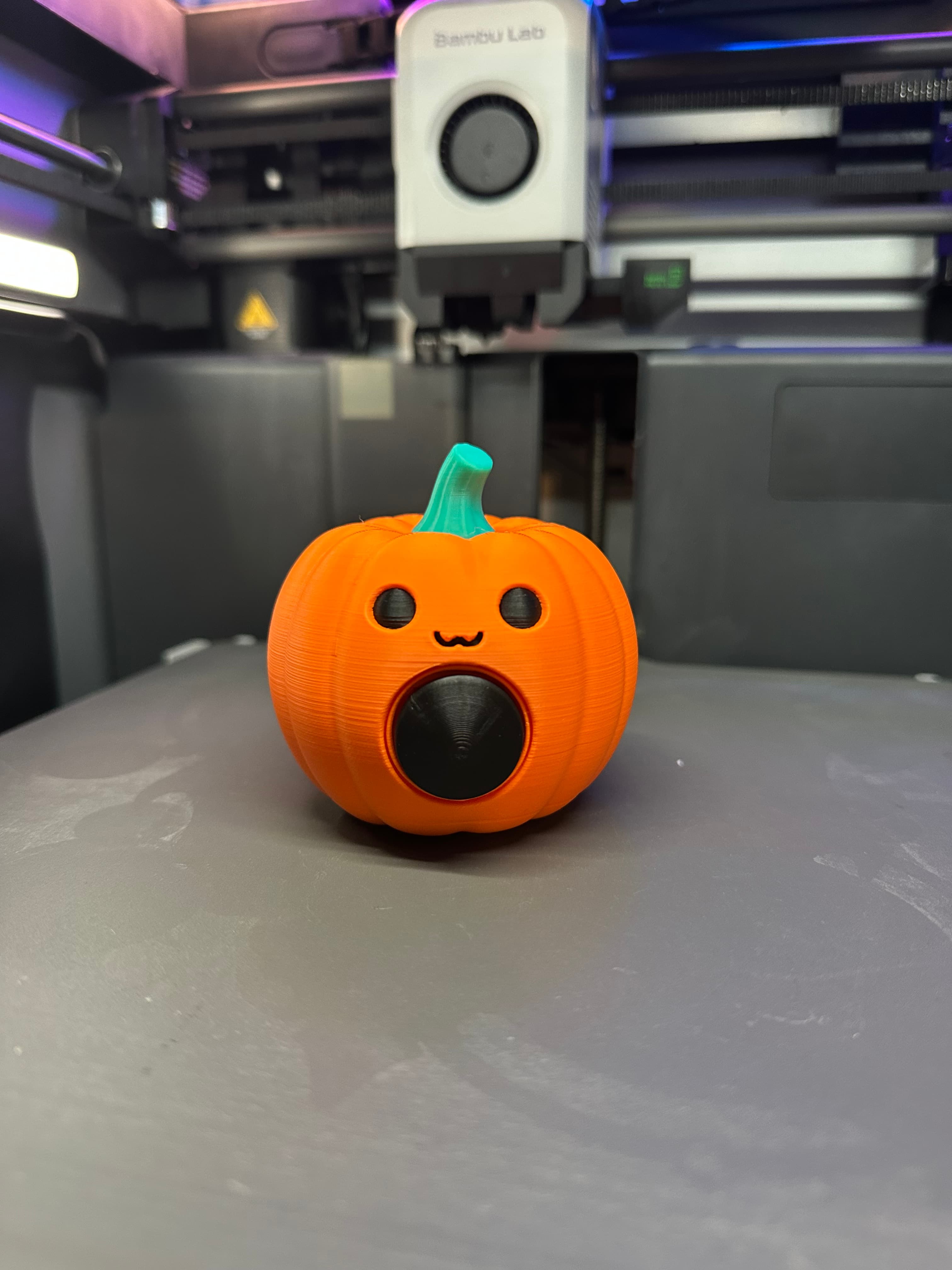 Cute Pumpkin Clicker - Halloween Fidget Toy - Kawaii Pumpkin 3D Print File 3d model