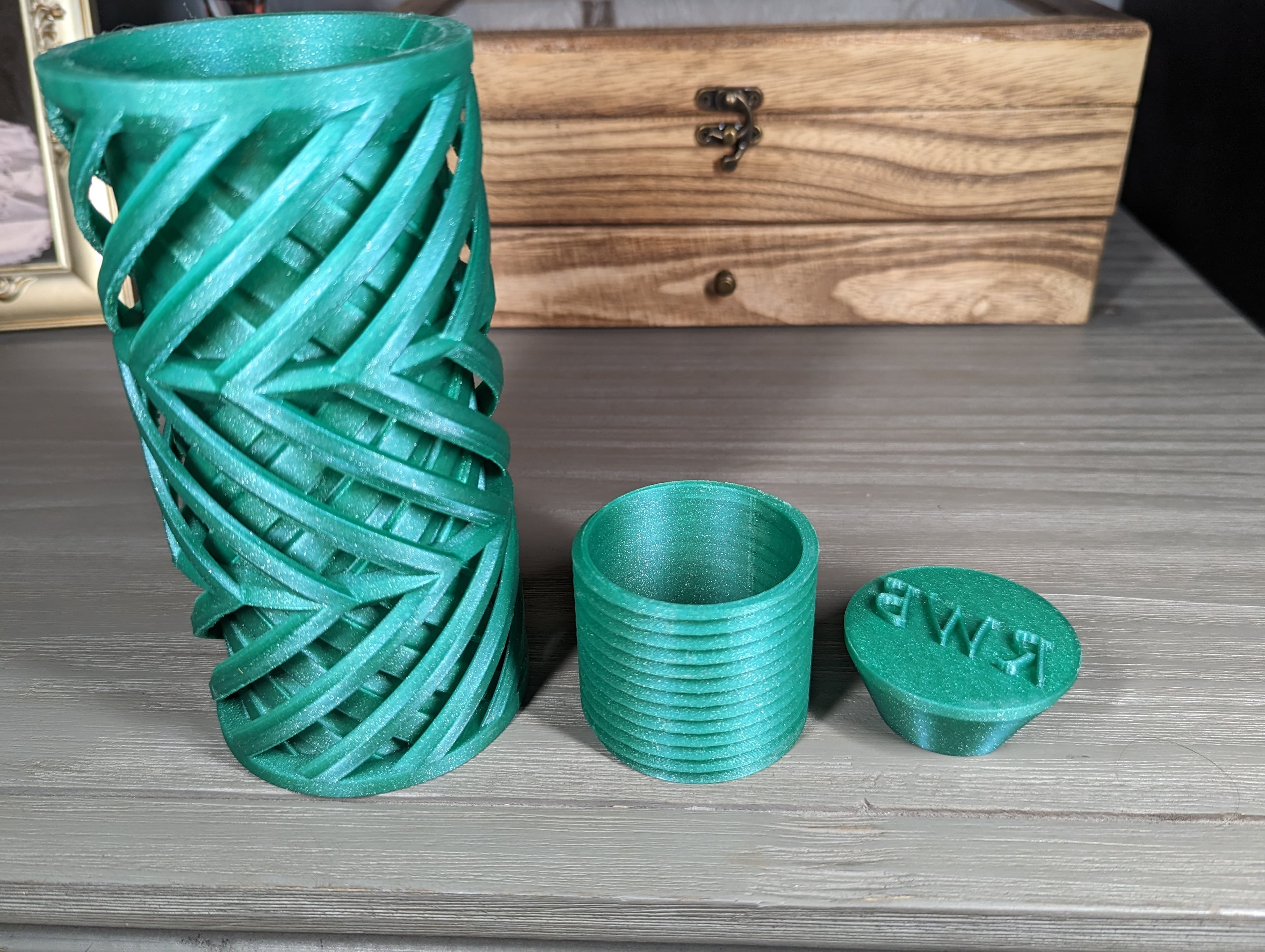 Spiral Vase (aka: Sneaky Holder) 3d model