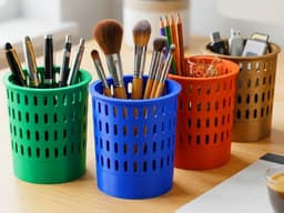 Grid-Core Organizer – Pen & Brush Holder: Desk Bin 3d model
