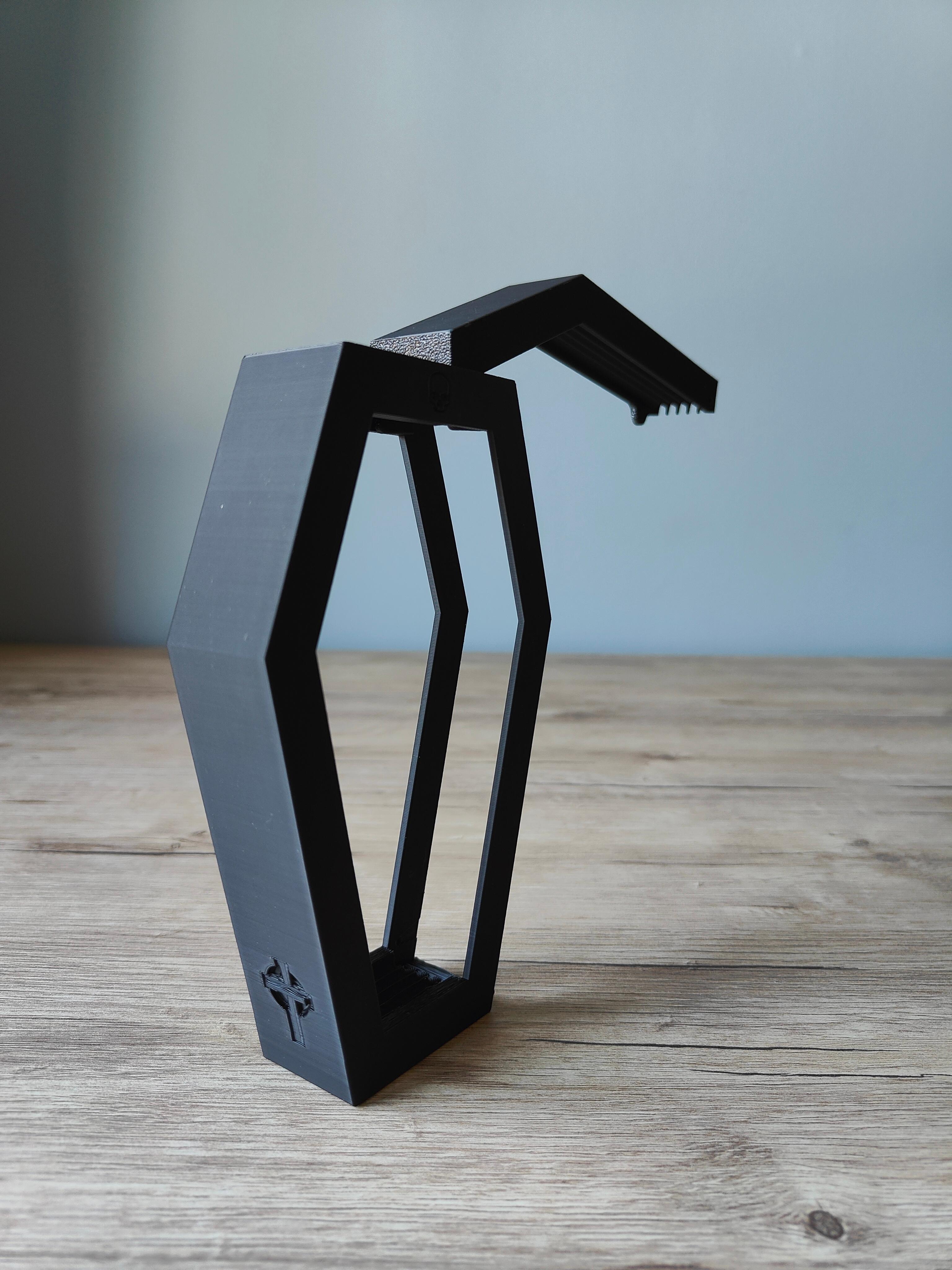 Skeleton Coffin Box 💀 3d model