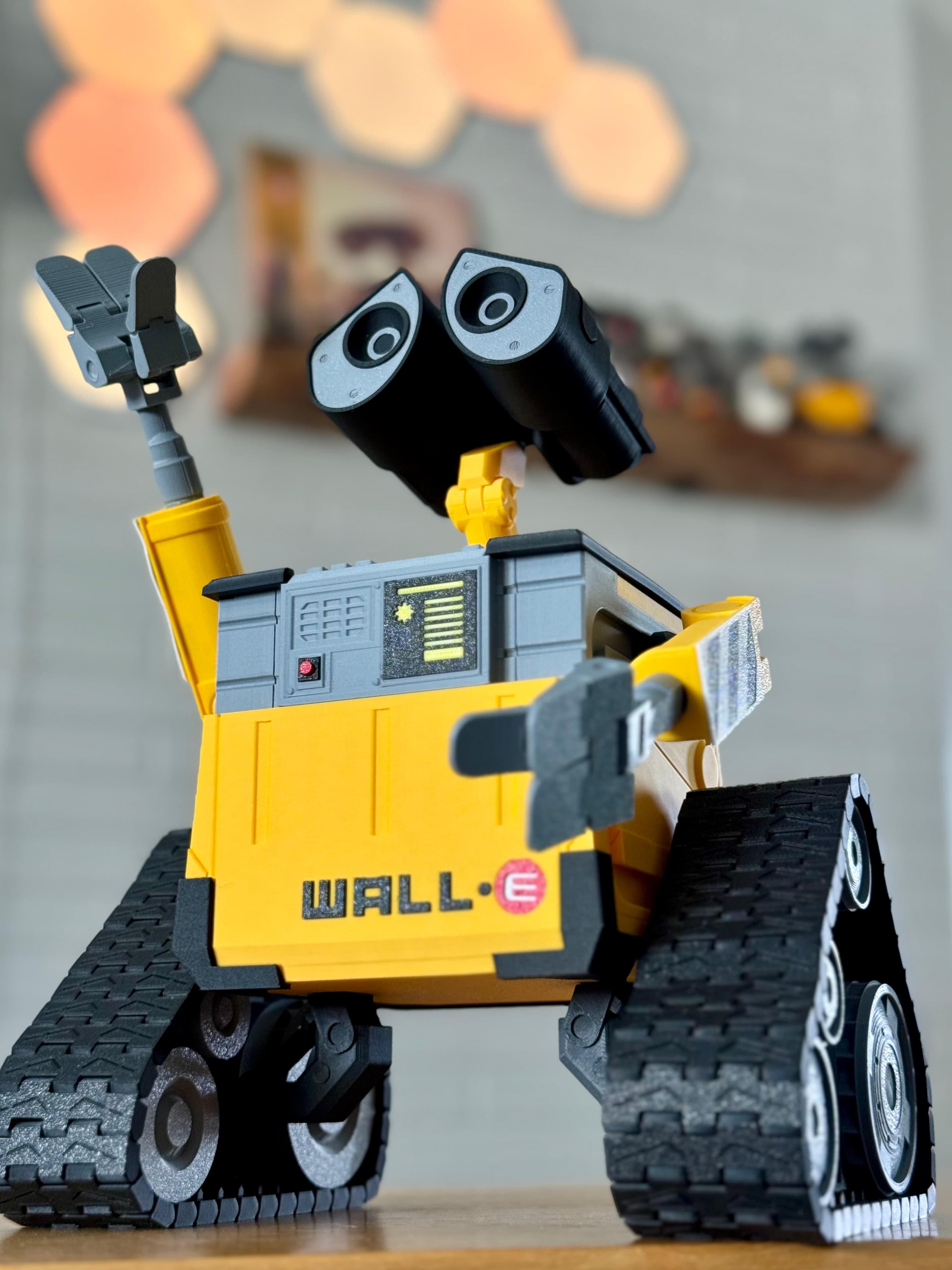 *mac boot-up sound* "WAAAALL-EEE"
Literally the best model I've ever printed. Fantastic and fun just like WALL-E!