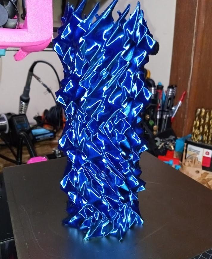 Roily Vase - matterhackers silk blue/green - 3d model