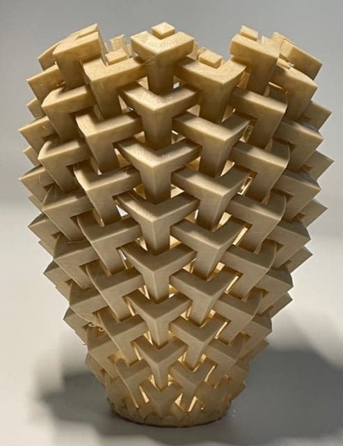 Vase with mesh repaired 3d model