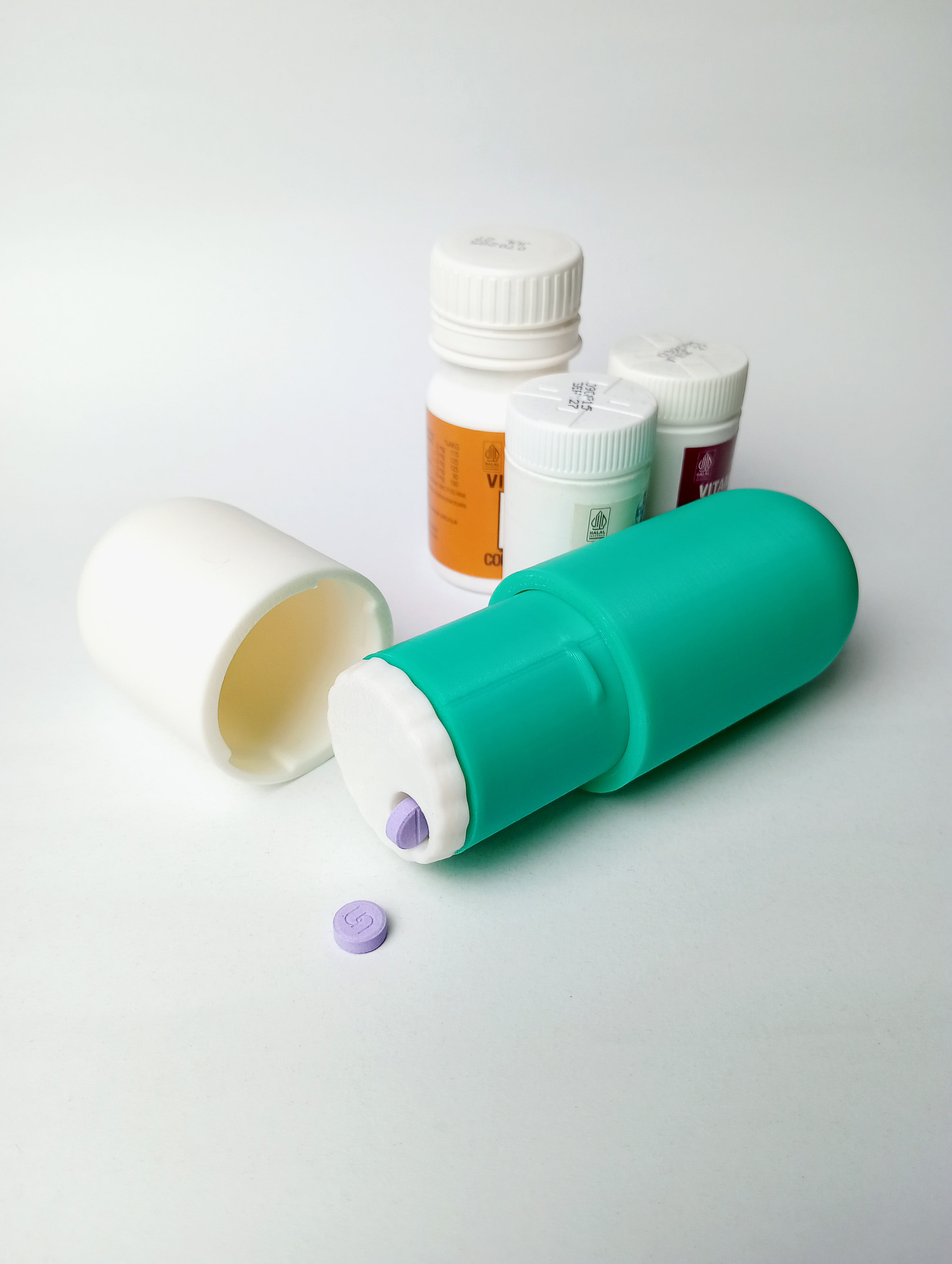Capsule Shape Organizer 3d model