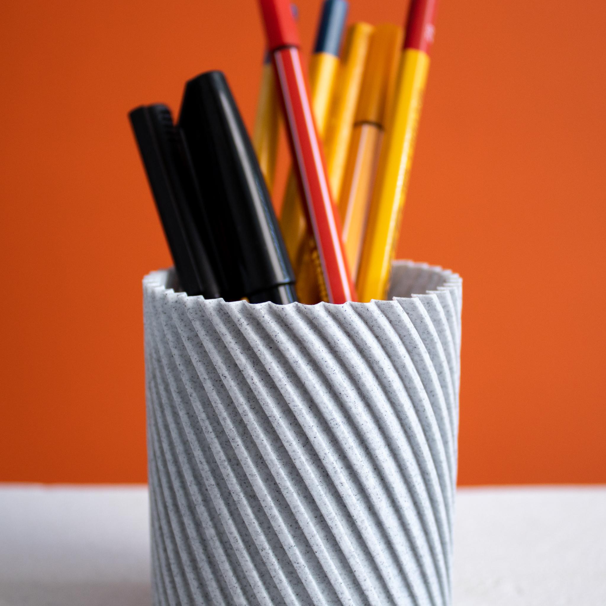  Twisted Pencil Cup 3d model