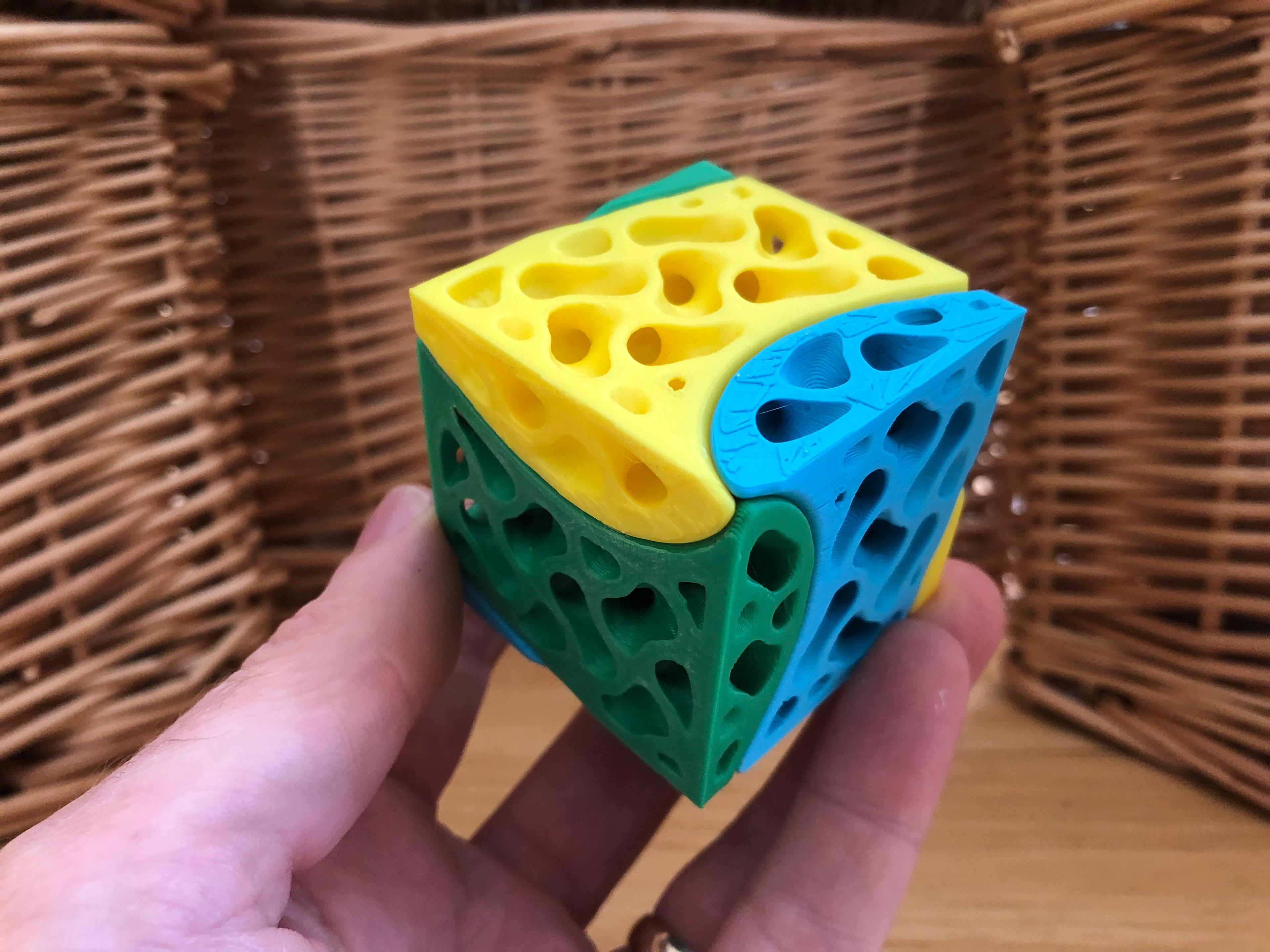 Triple Twist Cube (gyroid) 3d model