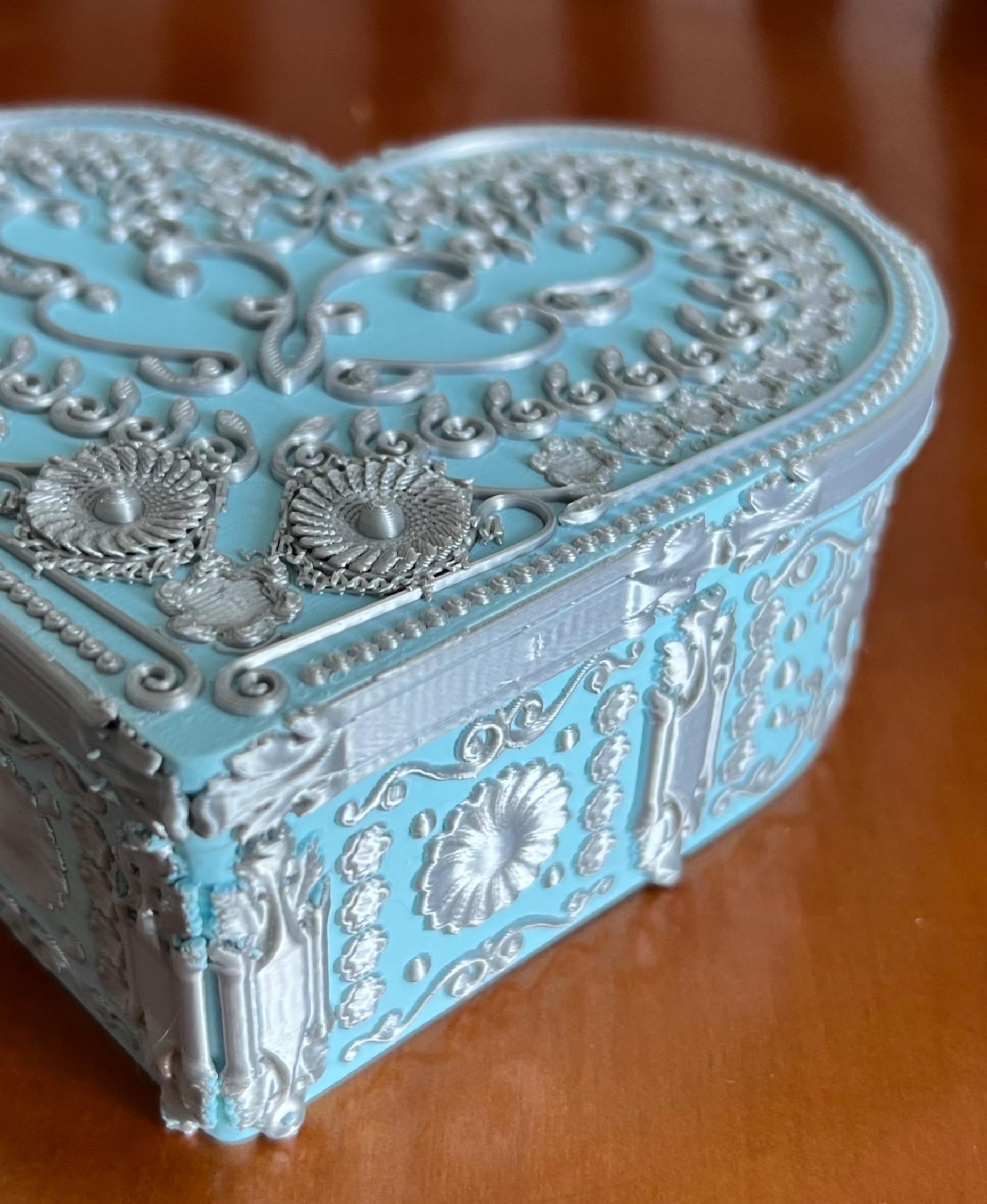 Ornate Heart Gift Box - Fantastic design.  I used Matte light blue and silk silver.  Thank you.   - 3d model