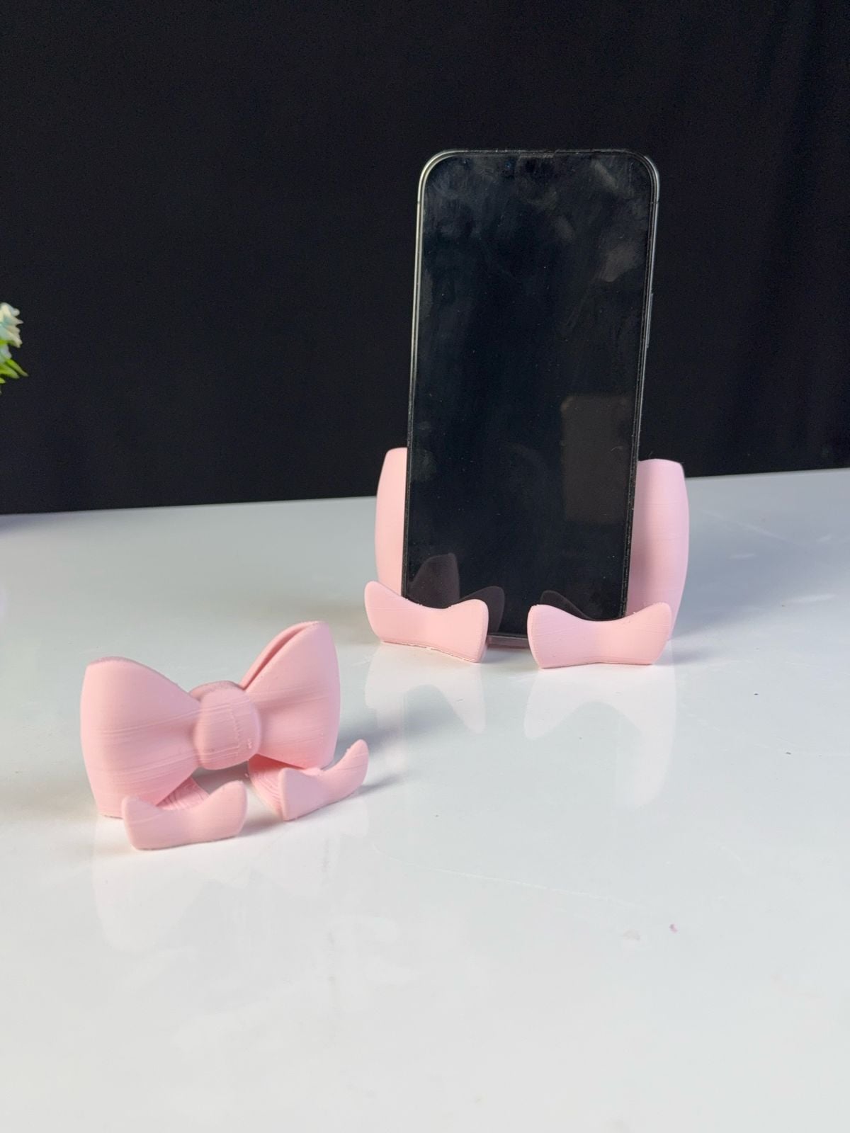 Ribbon Phone Holder 3d model