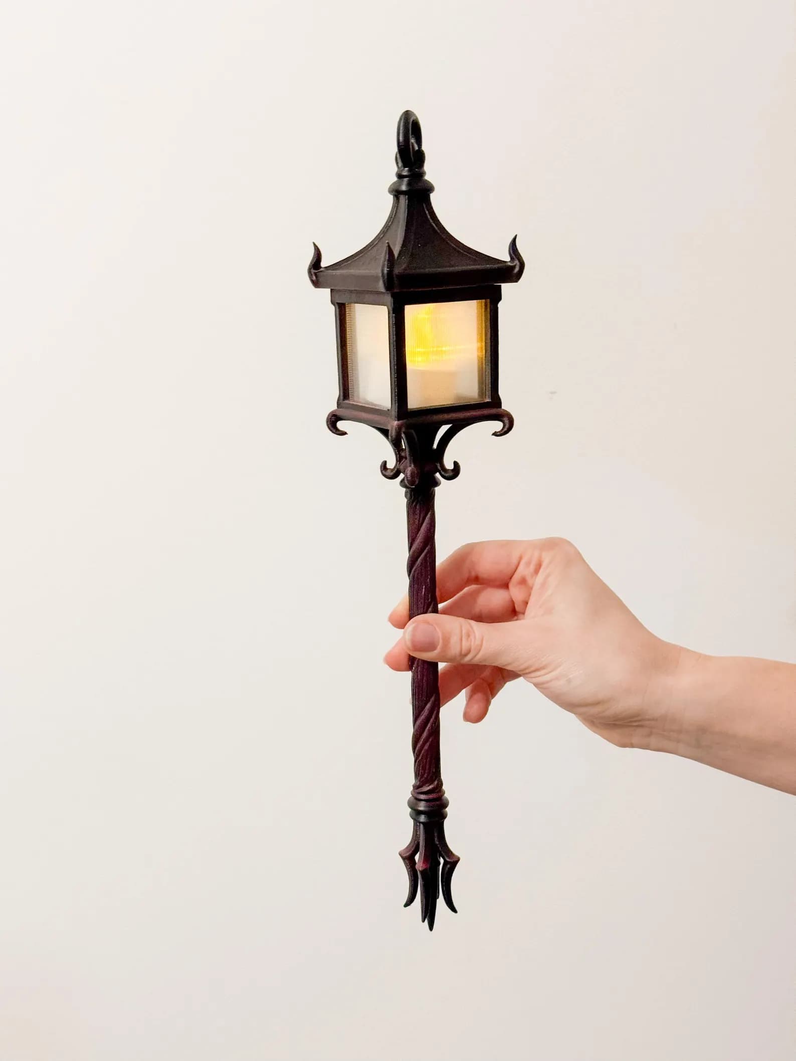 Gothic Handheld Lantern STL, Tealight Candle Holder 3D Print, Witch Decor 3d model