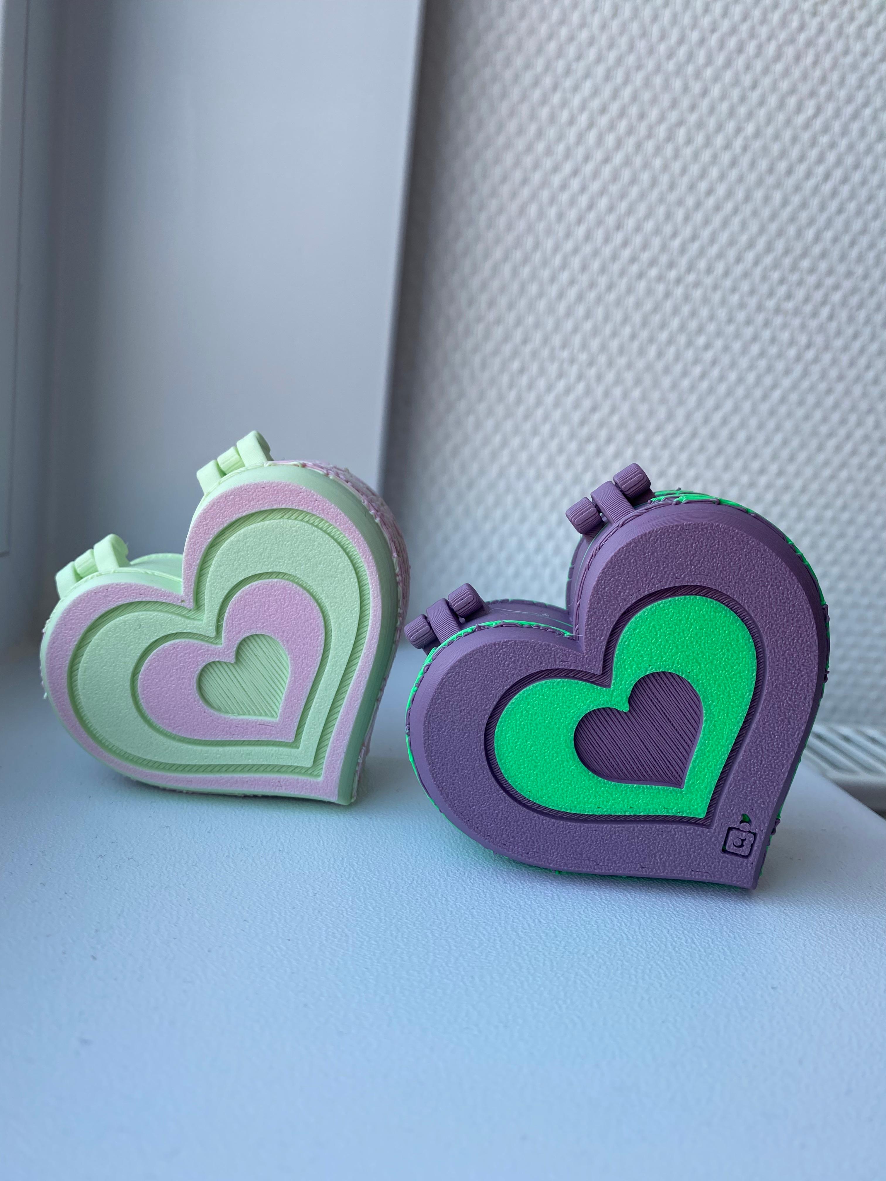 Valentine's Heart Shaped Box (Remix of Simple Heart Box with Lid) - Made it in 2 different color combo's
Left one is Polymaker mint and sakura pink.
Love it!!! - 3d model