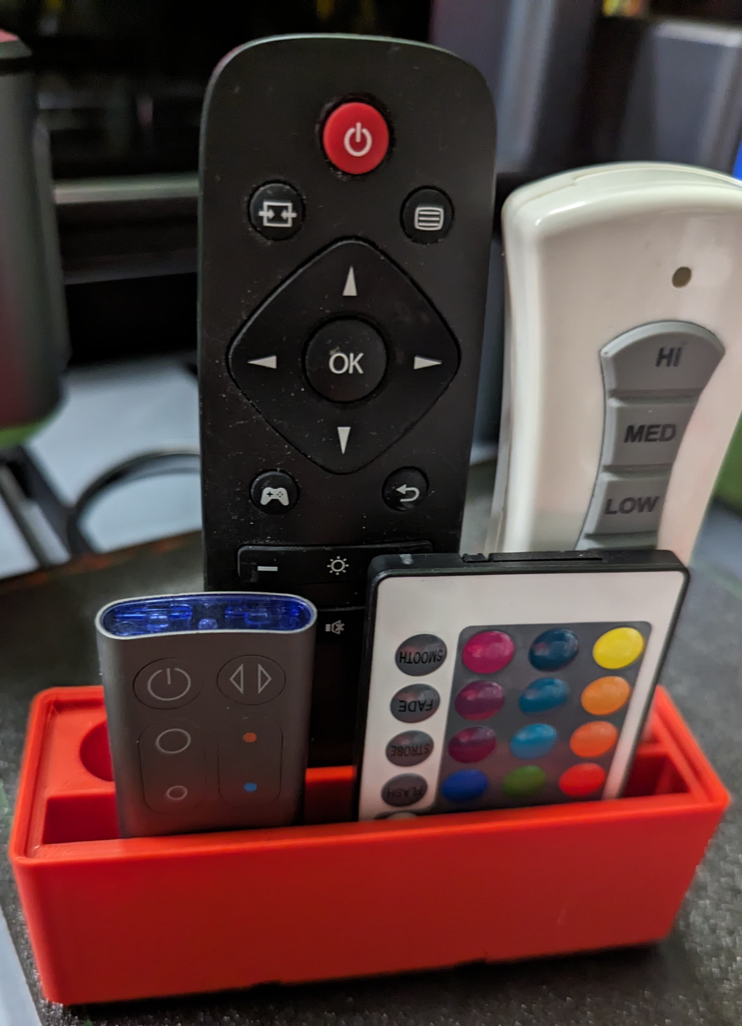 Gridfinity 1x3x6 Small Remote Holder 3d model