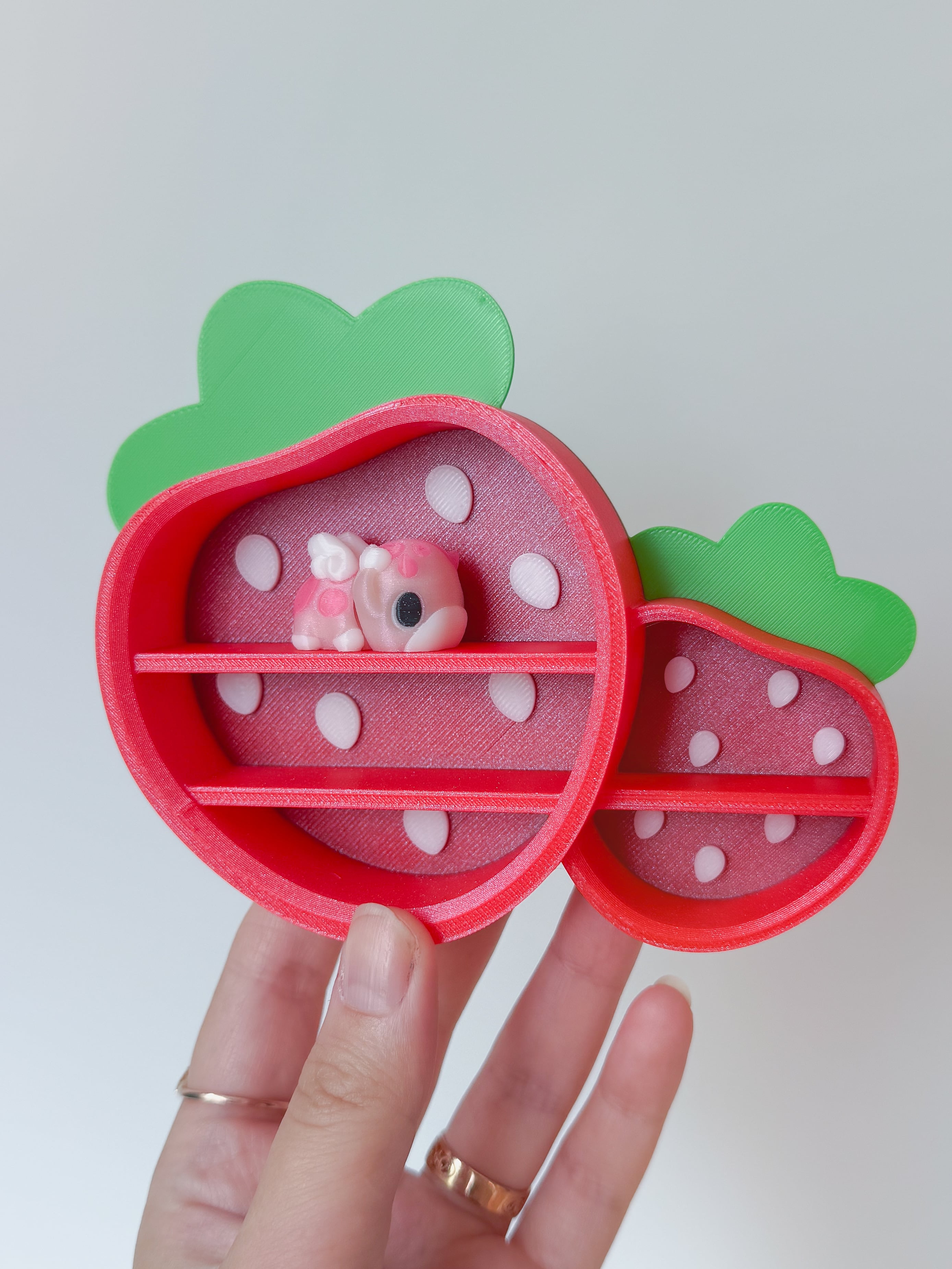 Strawberry Shelf 3d model
