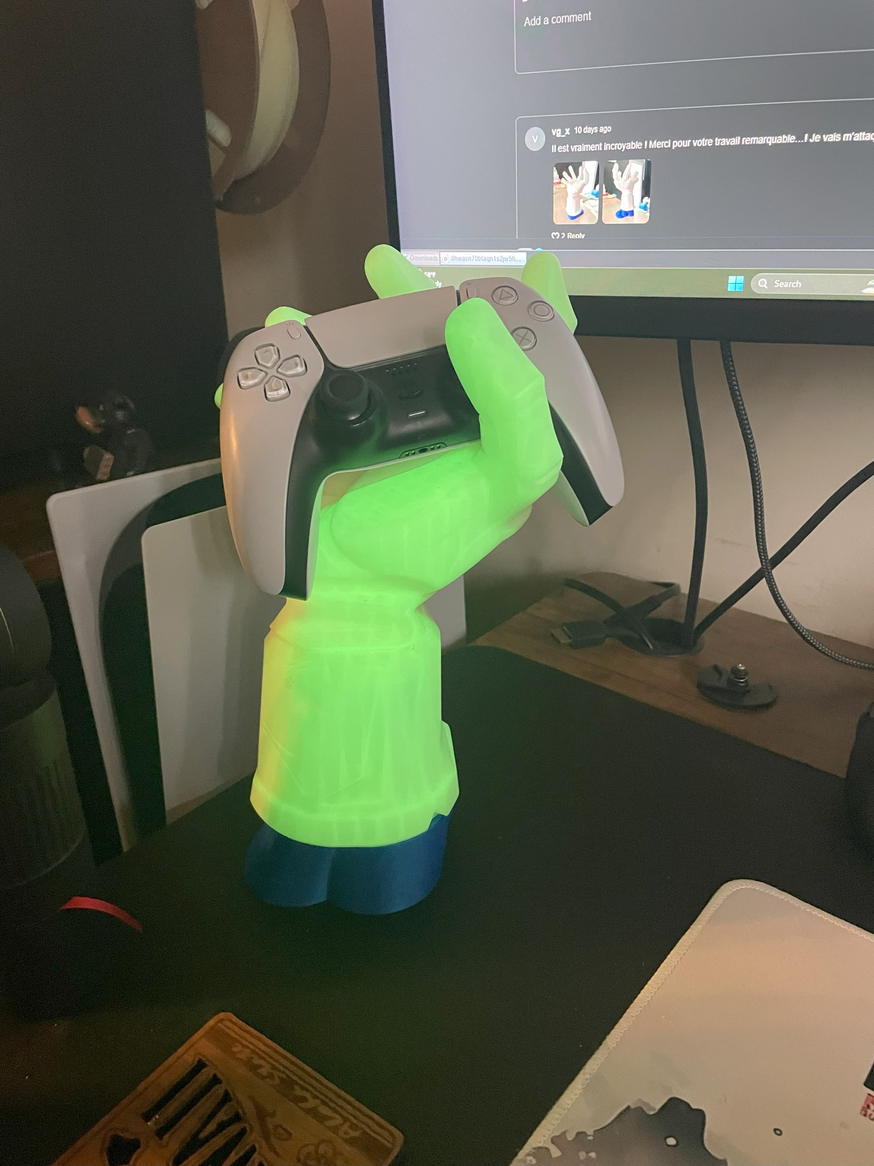 Made this with Duramic Glow in the Dark PLA for the glove and Flashforge Skydiver Blue PLA for the arm. turned out great. I had to cut the glove in half, due to print bed limitations, and glue it together, but it still turned out good.