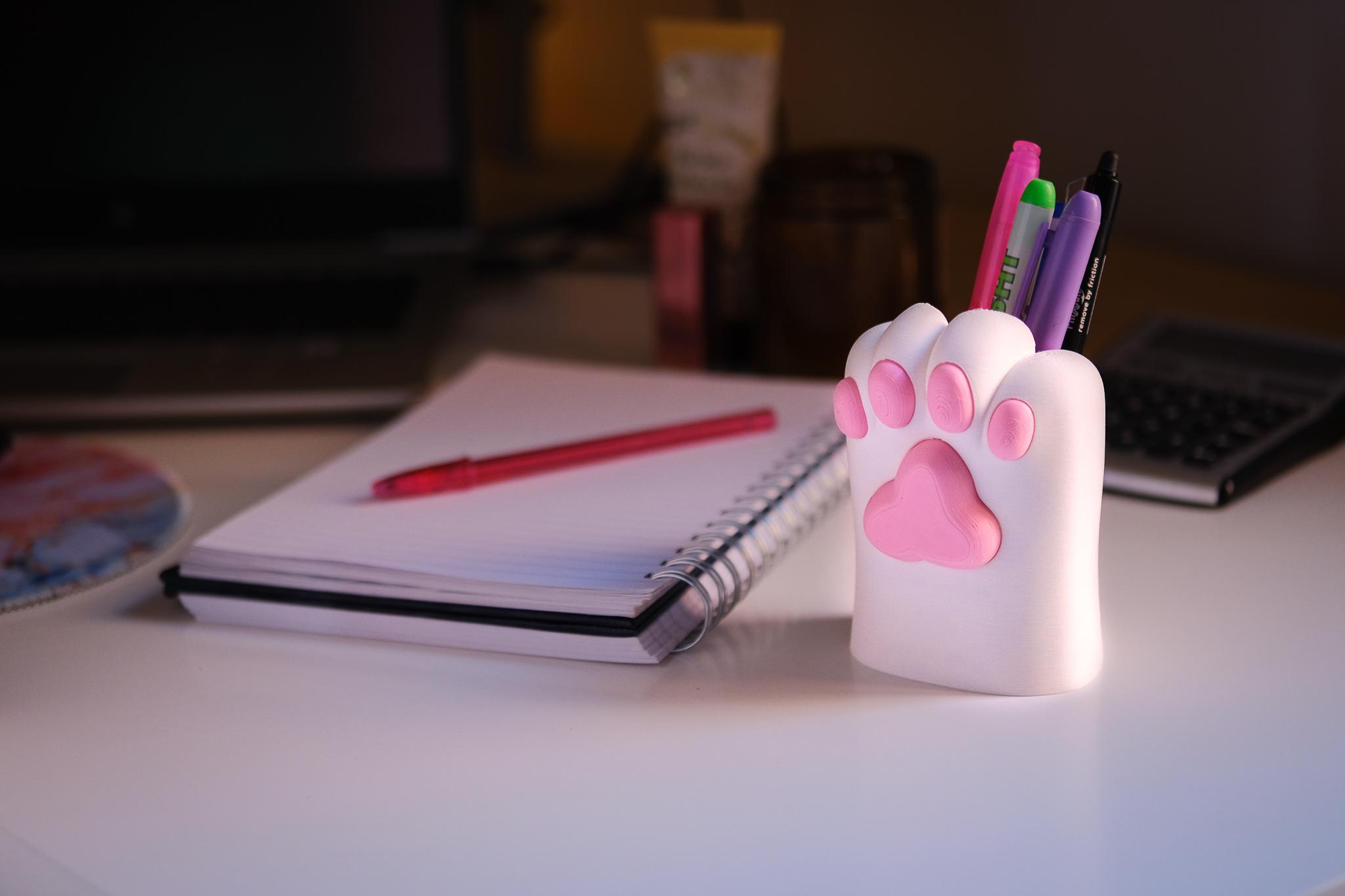 Super Cute Paw Pen Cup 3d model
