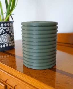 Spinny Plant Pot - Twist Together Pot with Built in Drip Tray 3d model