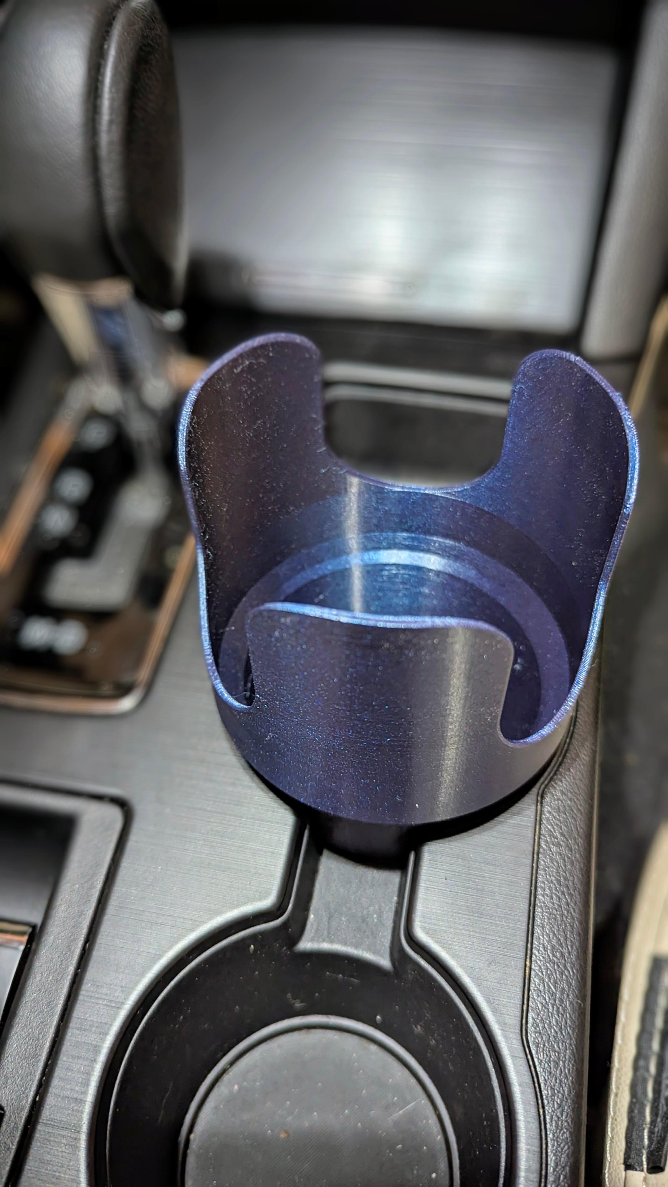 32 Oz Hydroflask Cupholder Adapter for 2015 - 2019 Subaru Outback 3d model