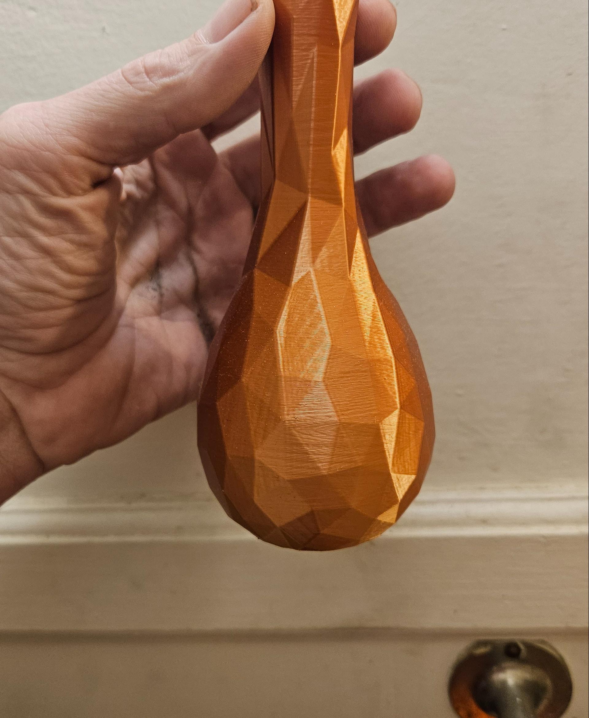 low poly flask - Low poly flask printed on CR10 using silk metallic PLA by Mika 3D - 3d model