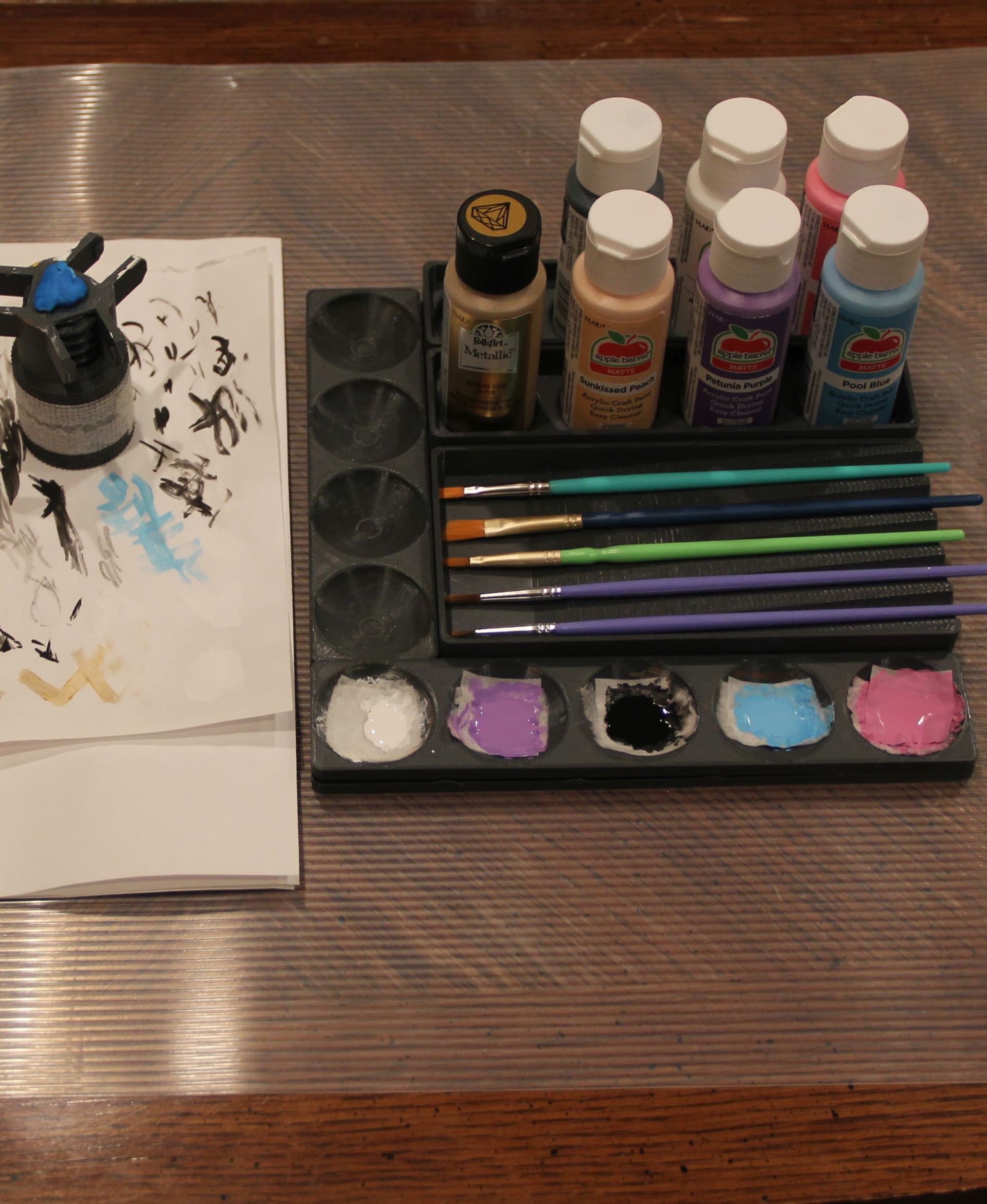 Awesome paint toolkit, keeps all the active paints at hand