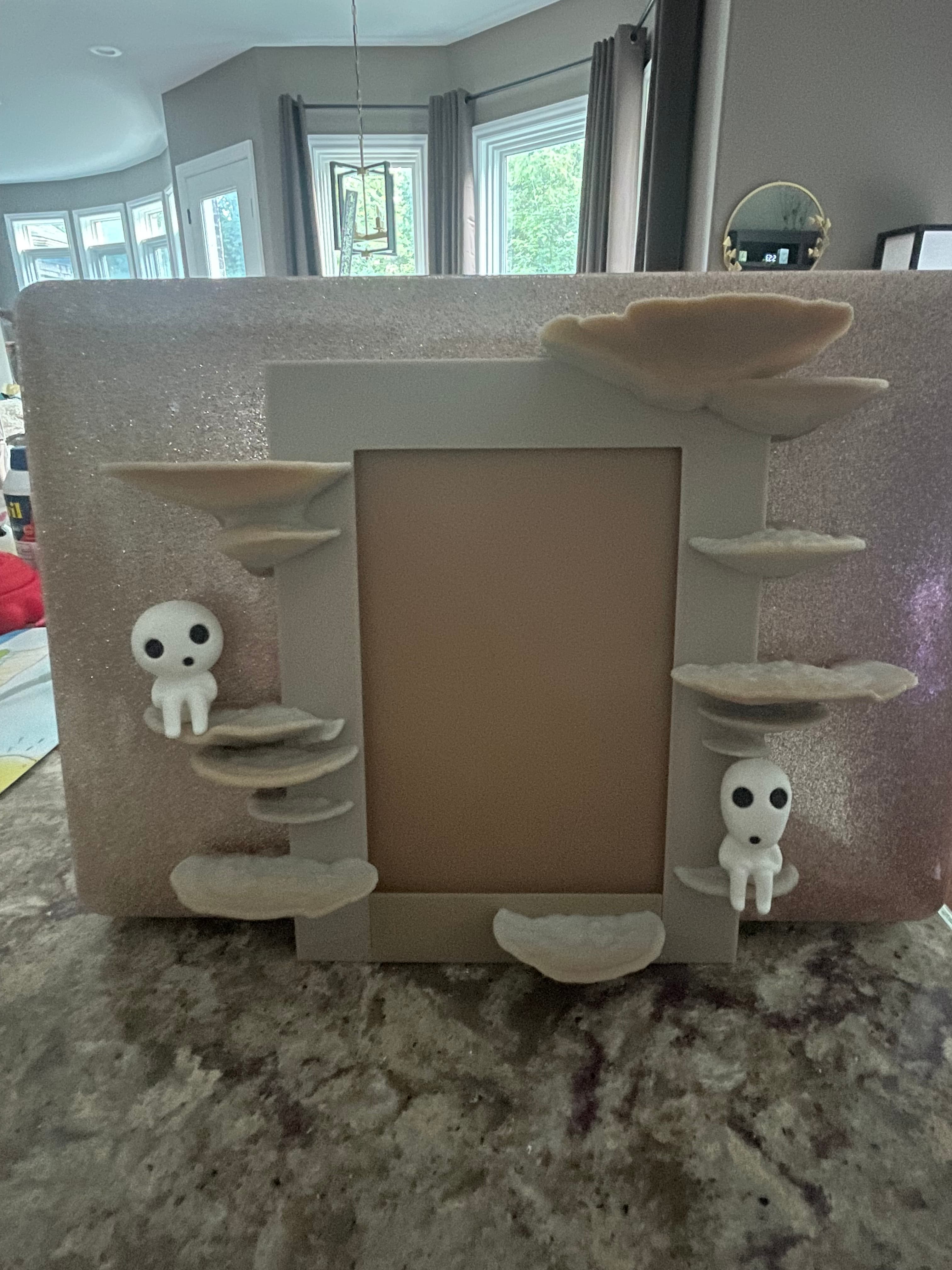 Would it be possible to have a version of this where it's one piece? I have a multicolor filament that is perfect for it but as the color changes so quickly that separate piece ends up being a different color from the rest of the frame.
