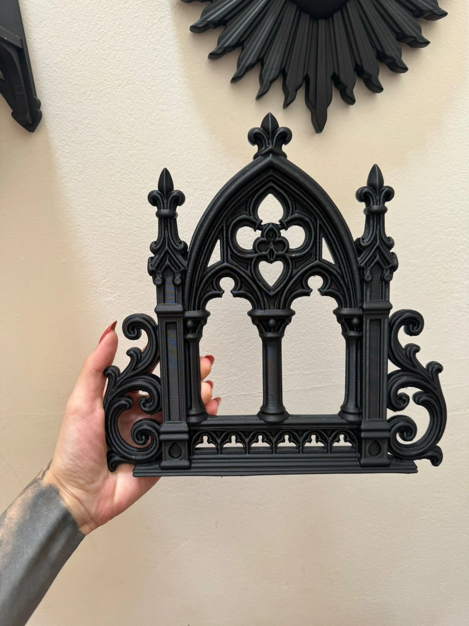 Gothic Window Display – Ornamental Baroque Arch 3d model