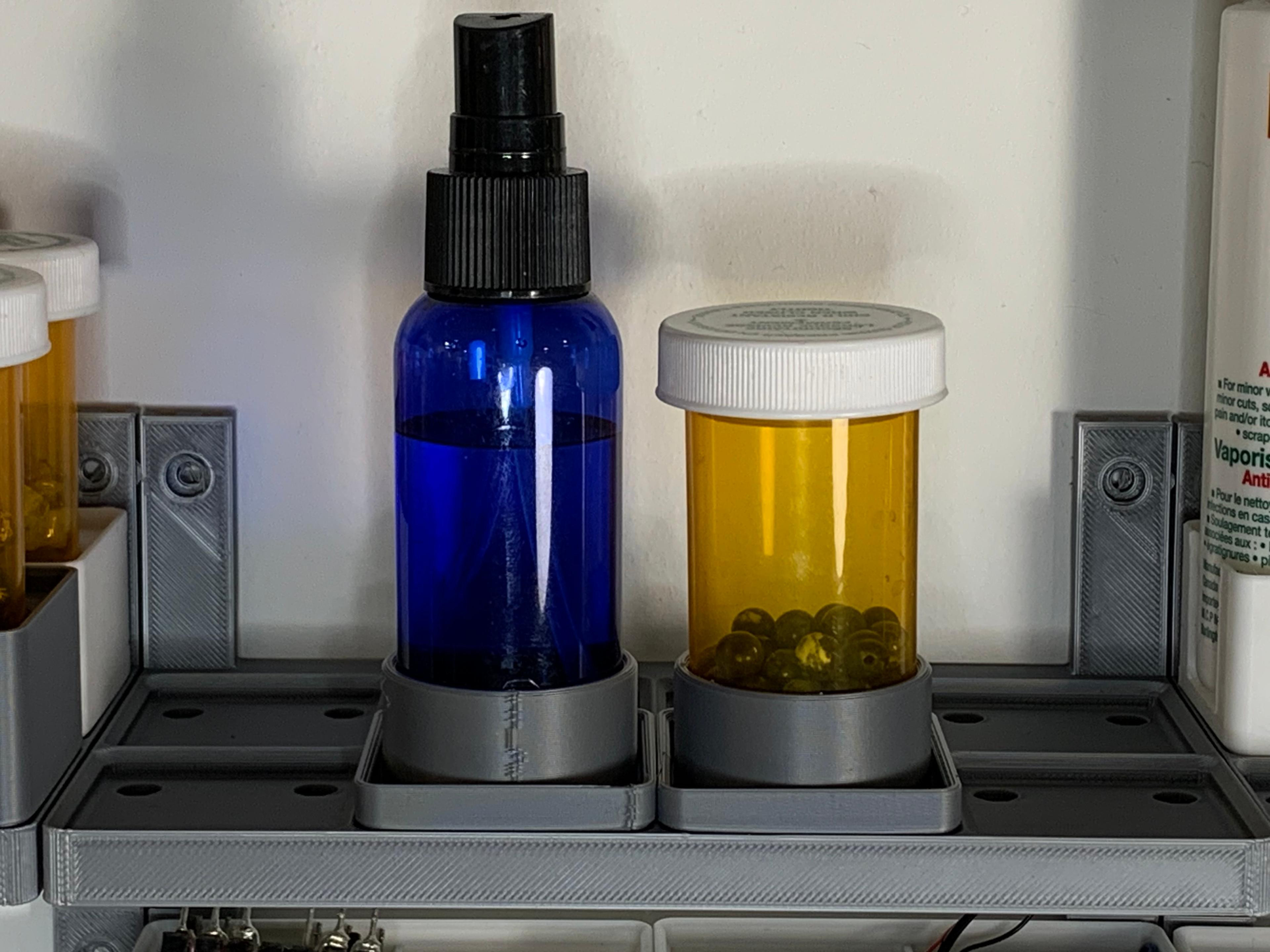 Gridfinity Pill or Small Bottle Holder 3d model