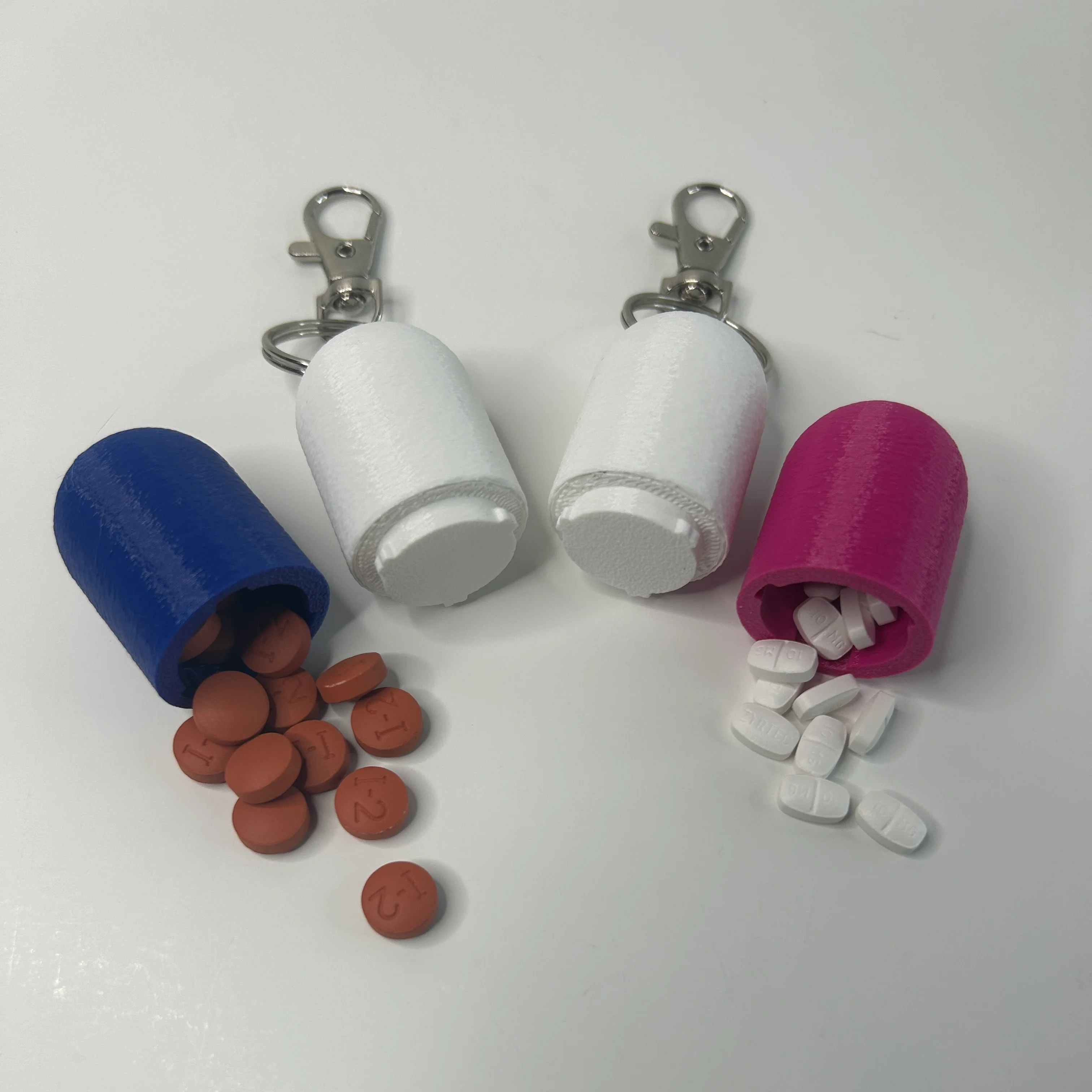 Medi-Mate (Pill Holder Keychain) 3d model