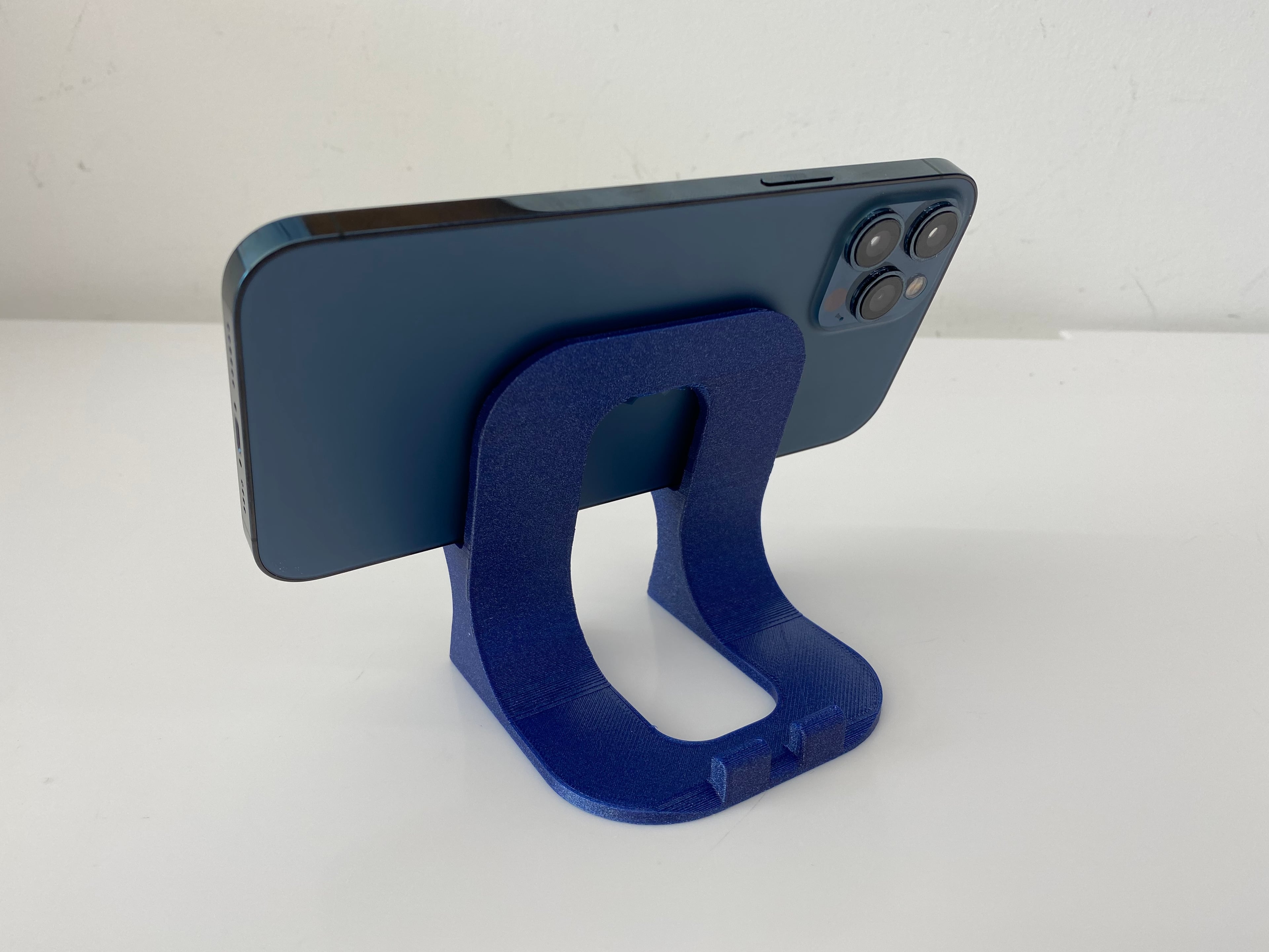 iPhone Stand 3d model