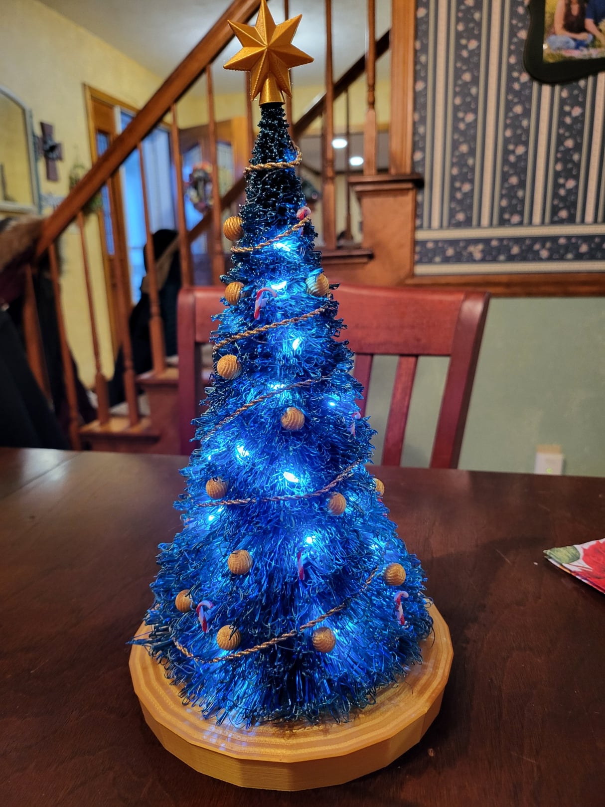 Christmas trees with reusable ornaments 3d model