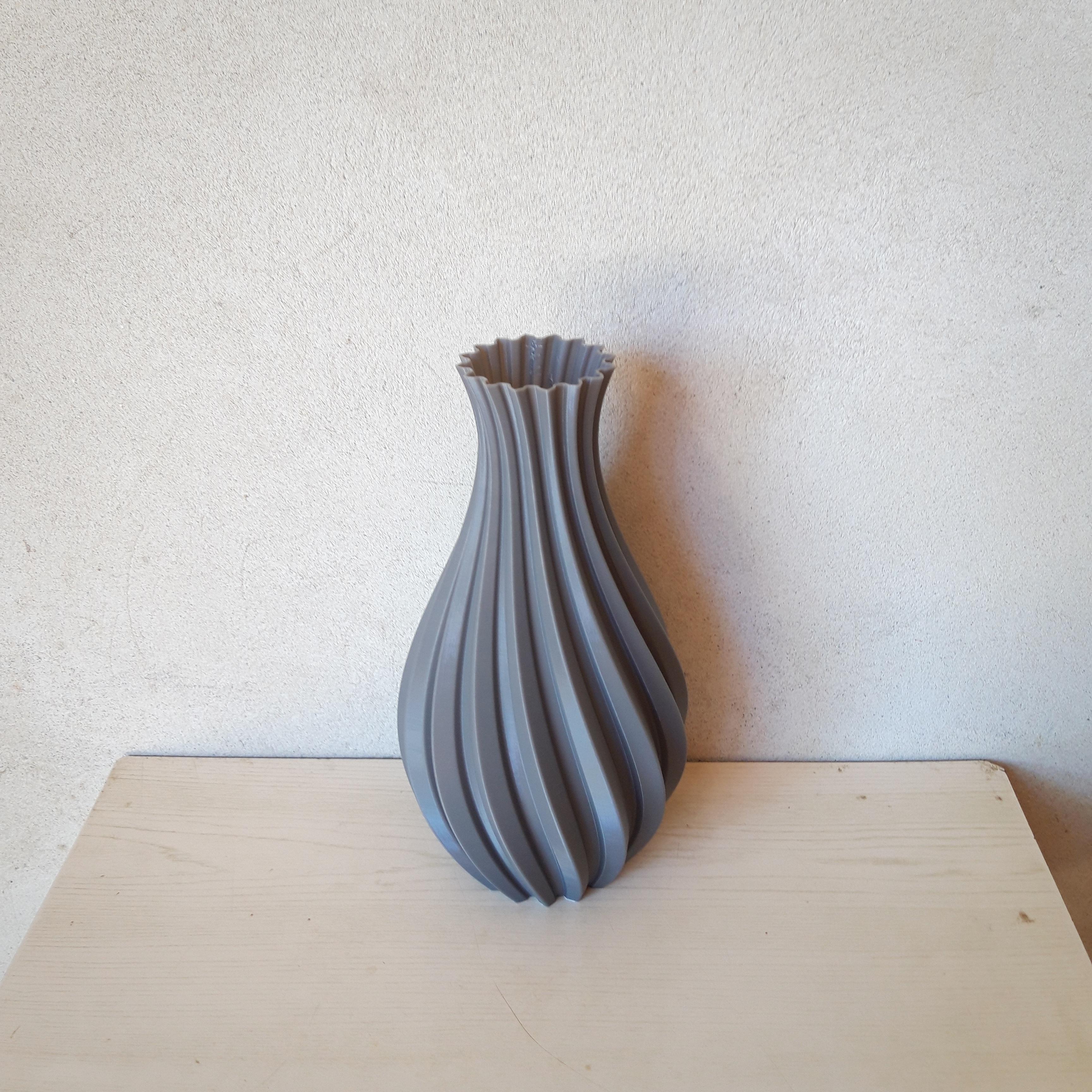 Stylish vase 3d model