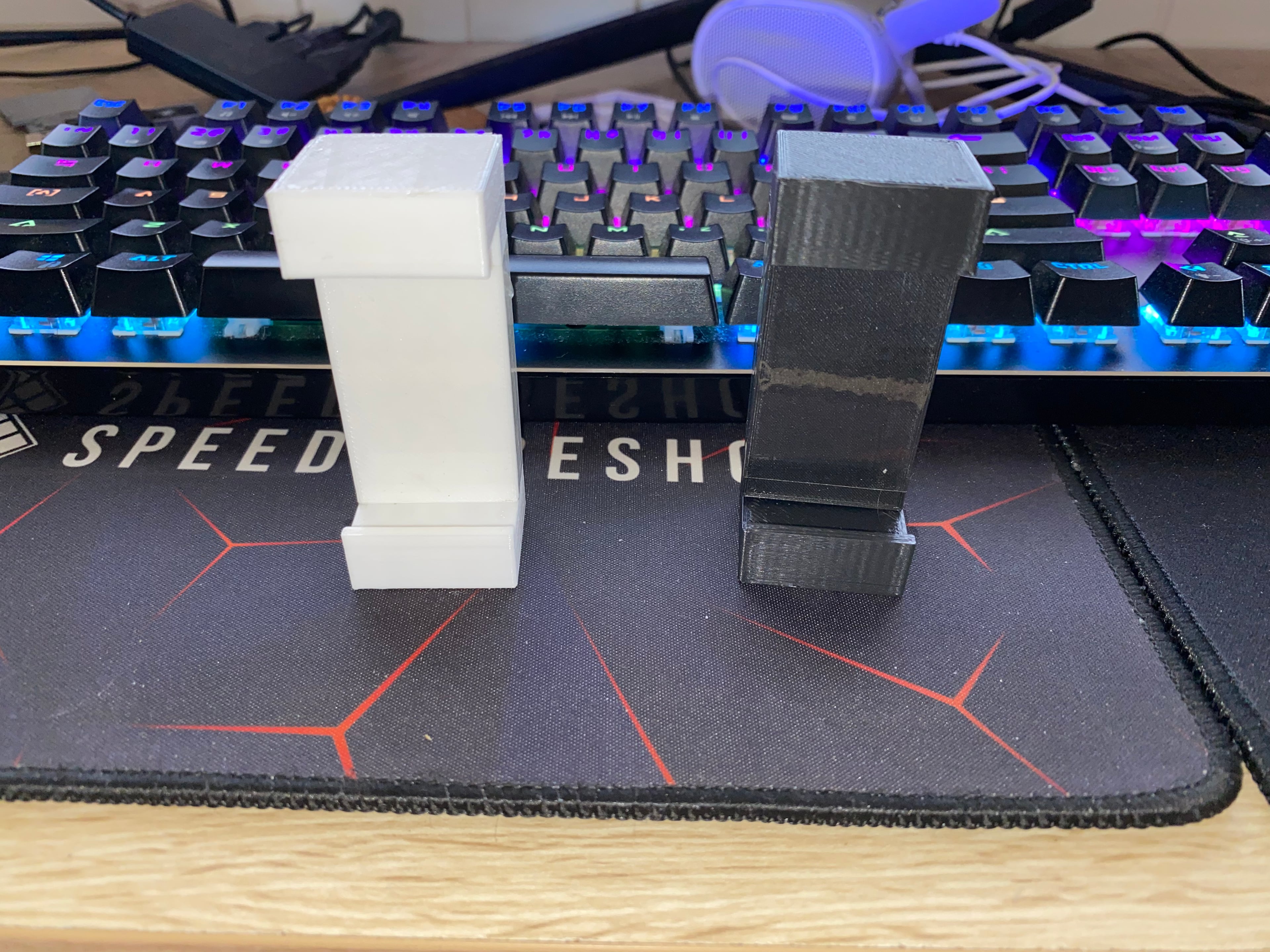 Phone mount for a tripod 3d model
