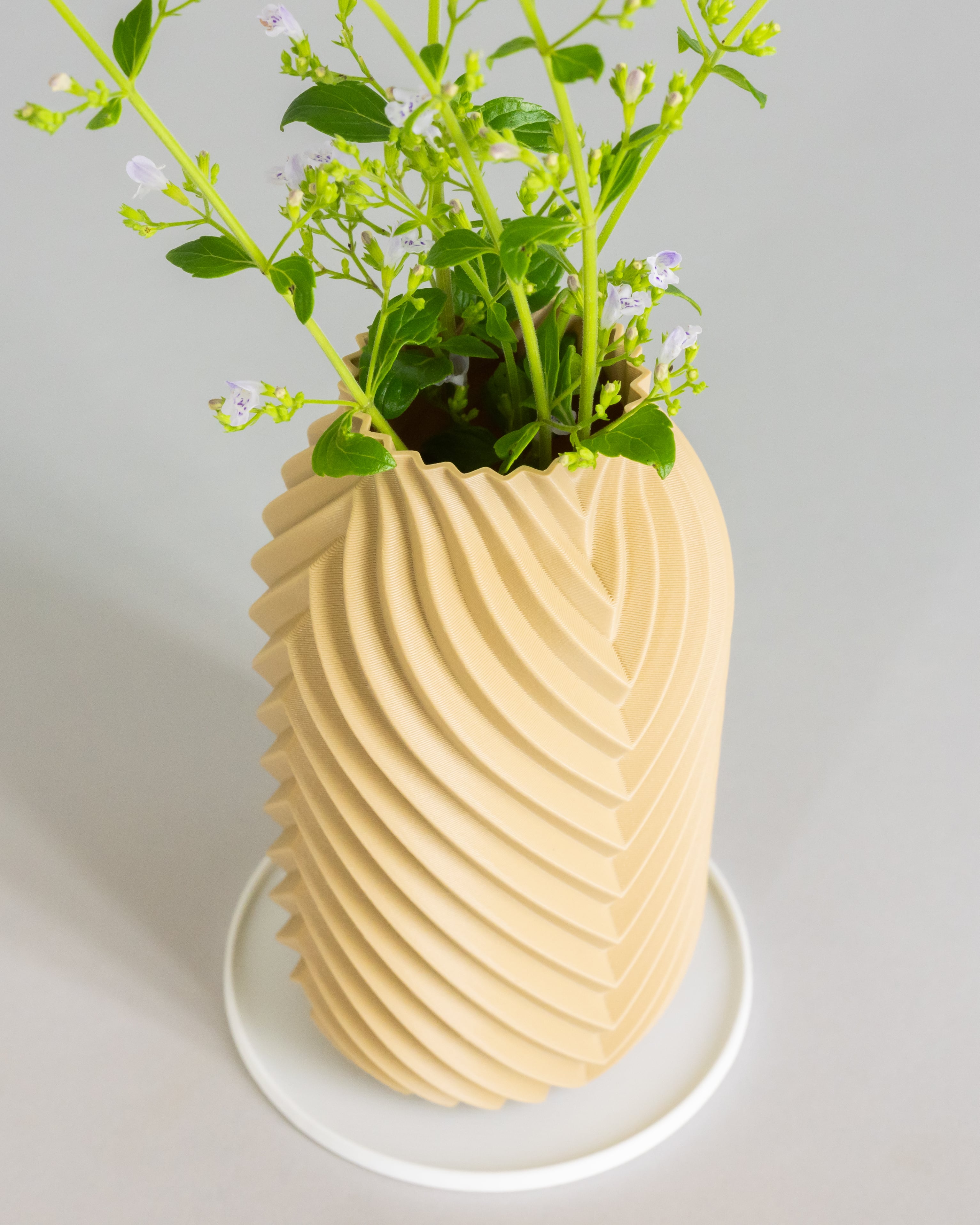 KROMATIK Vase 004 (2 versions) 3d model