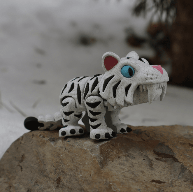 Biting Saber-toothed Tiger 3d model