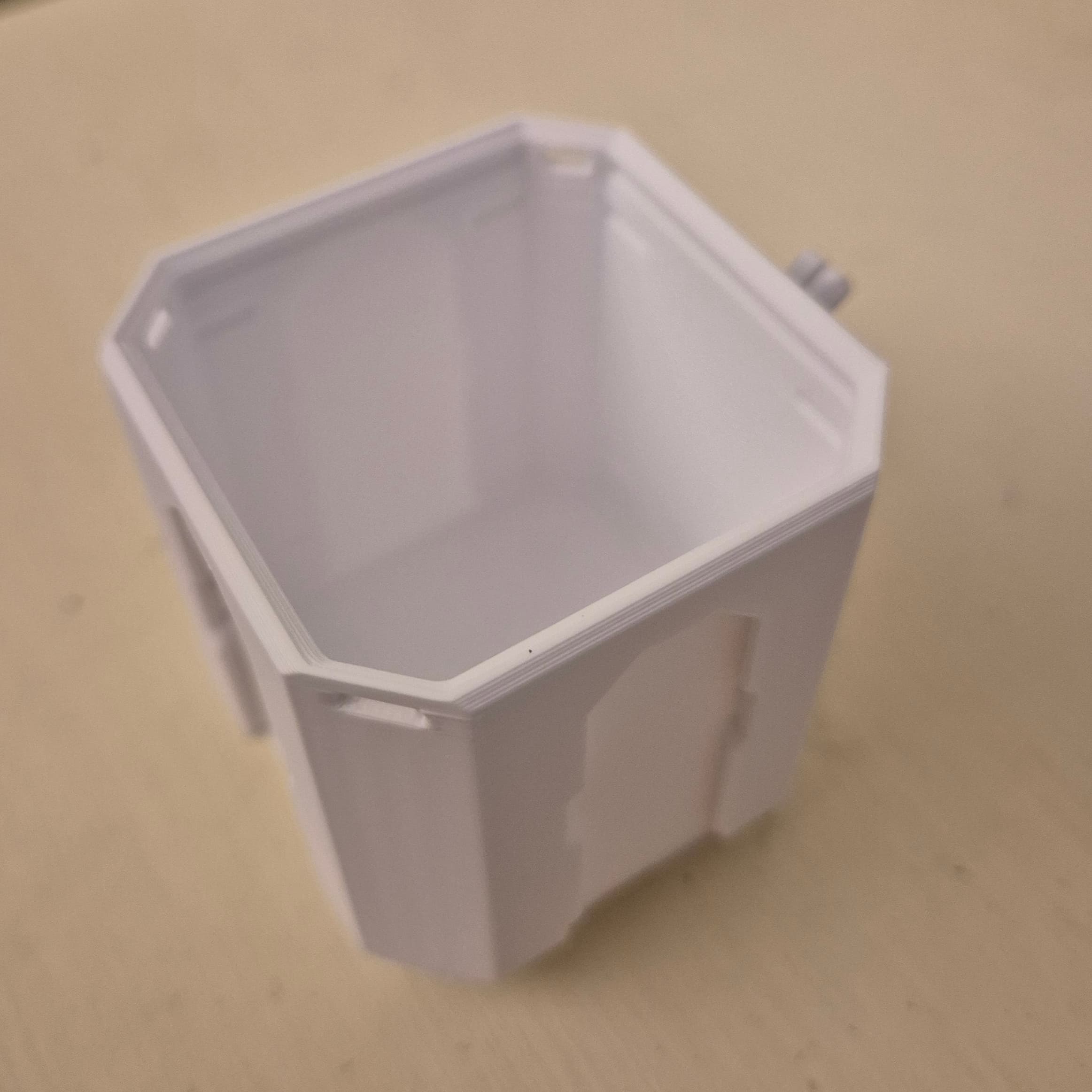 Anycubic Bright White PLA. Gyroid infill.