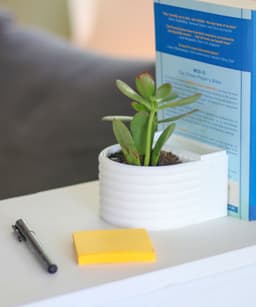 Modern Arc Bookend with Hidden Storage & Planter - Lomo 3d model