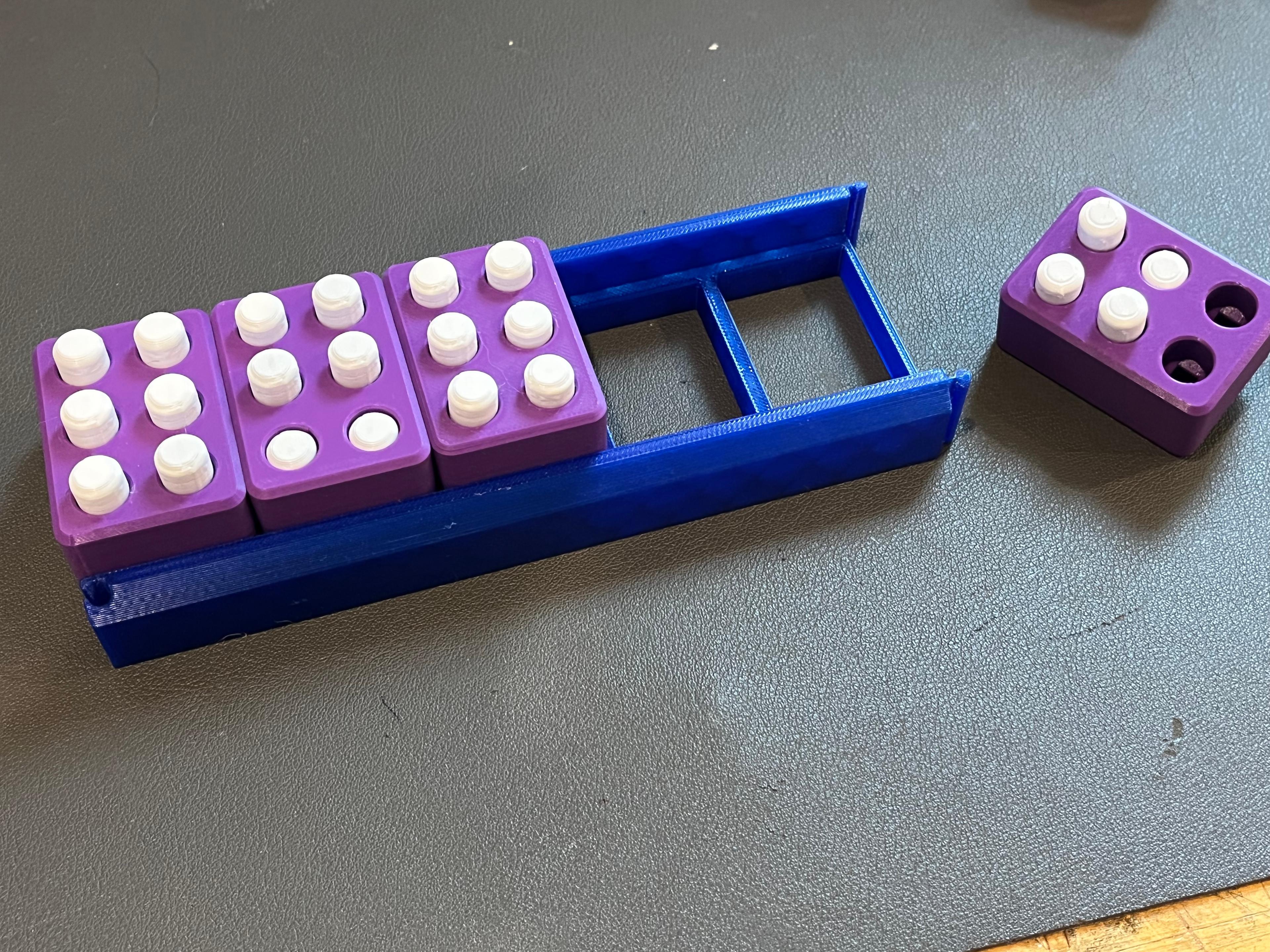 Braille Trainer Base 5 cells.stl 3d model