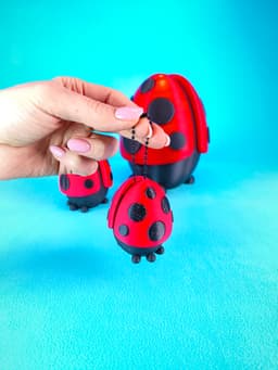Cute Egg Ladybug Container (Ladybug Diorama) 3d model