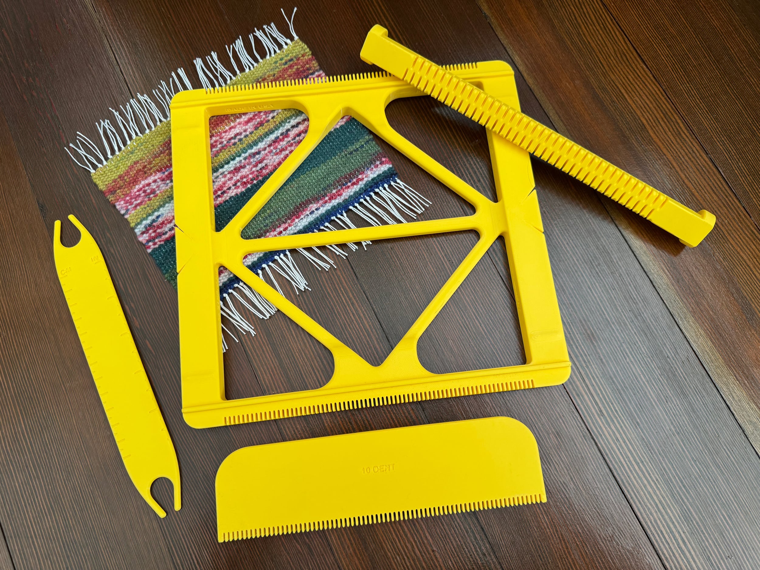 Pocket Loom Weaving Kit 7"x7" 10-dent 3d model