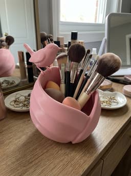 Aesthetic Bird Vanity Organizer – Coquette Pink Makeup Brush Holder & Jewelry Dish 3d model