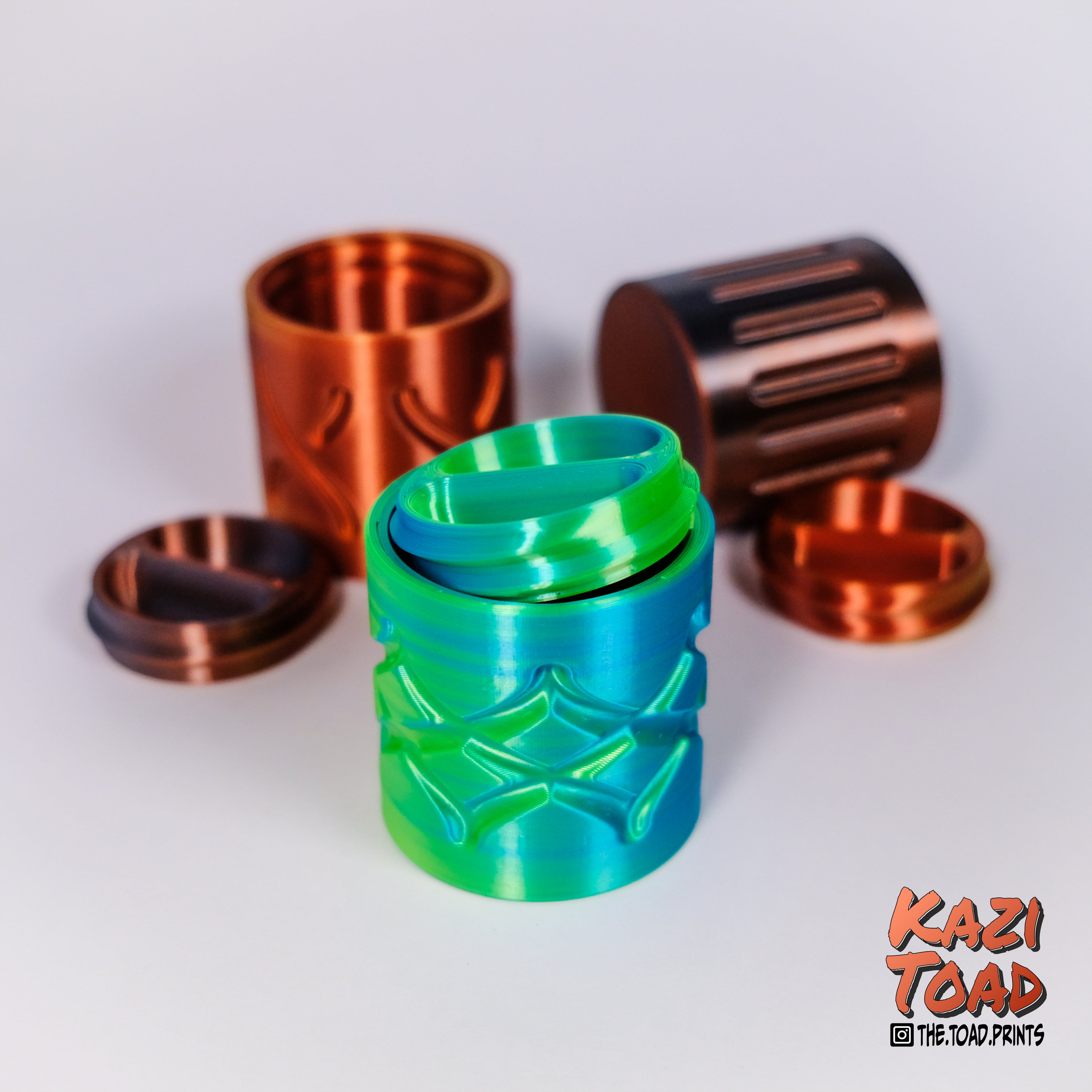 Small screw-top containers 3d model