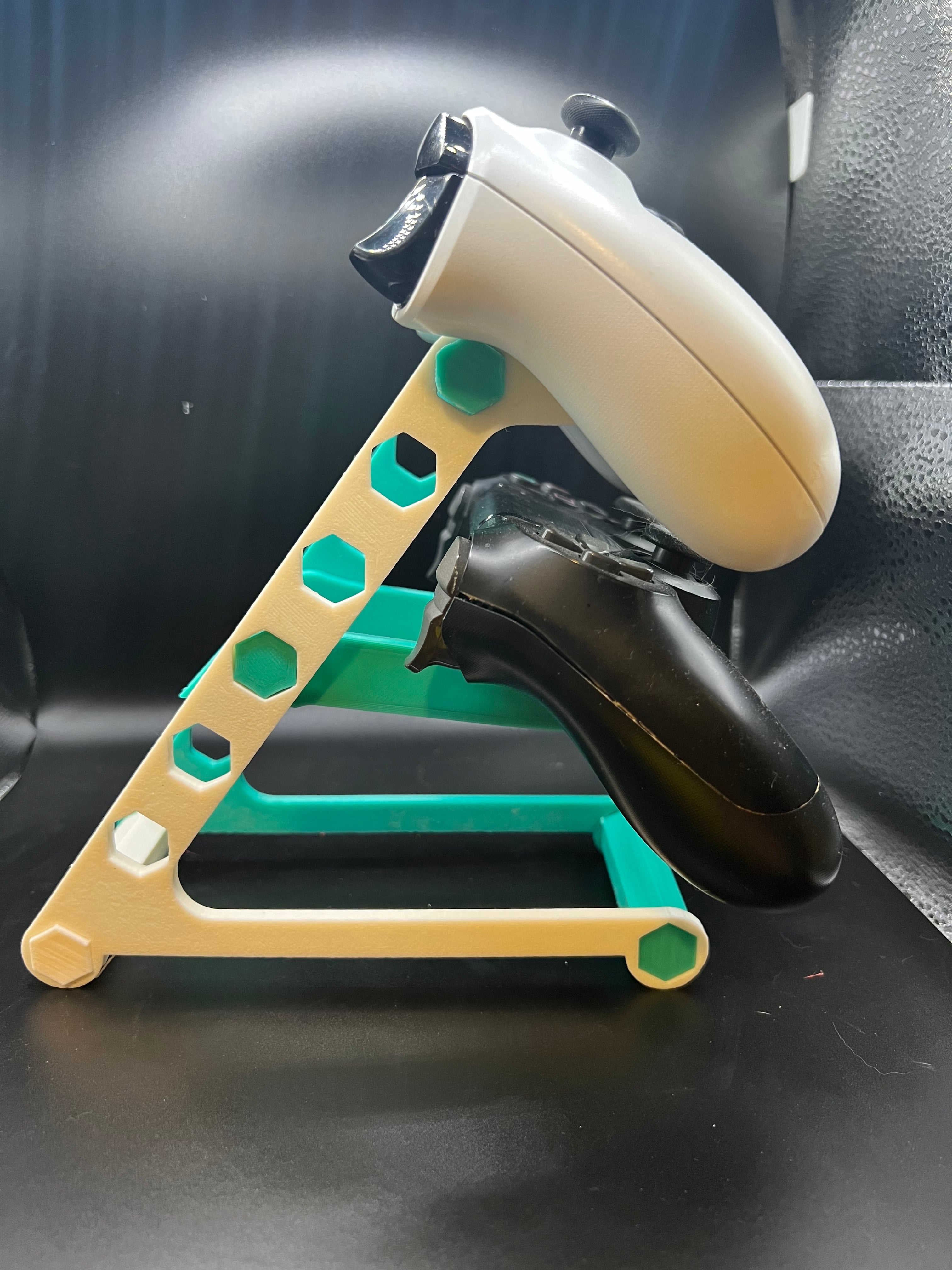 controller stand with extra holders 3d model