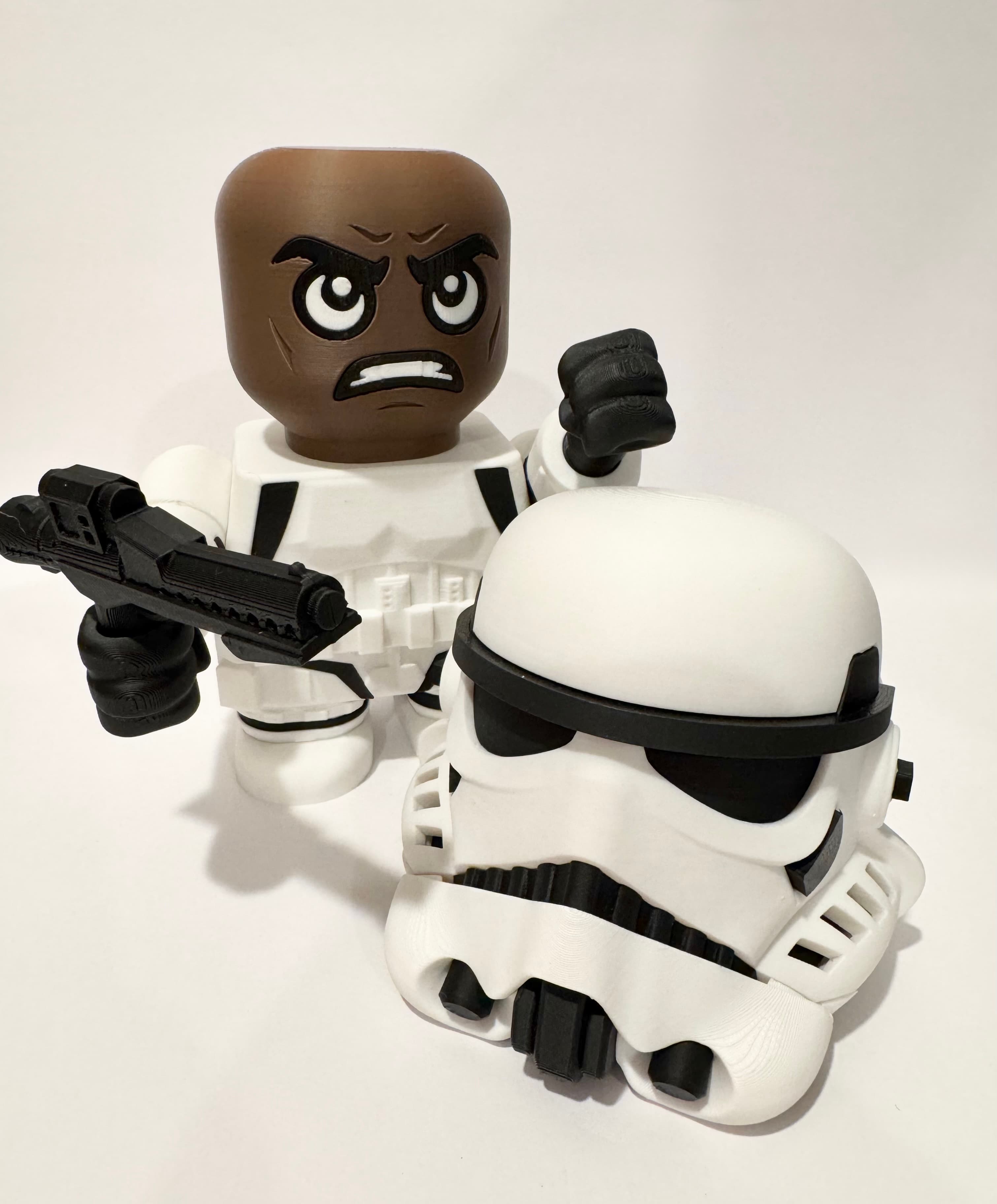 This Stormchunker, customized with a fresh skin tone to match Finn from Star Wars! I took the original design and modified the color to better reflect his character, making this trooper stand out.
The print quality came out perfect, with sharp details and a smooth finish. Every piece fit together flawlessly, and the final model is incredibly durable—built to last. This was a fun project that turned out even better than expected!