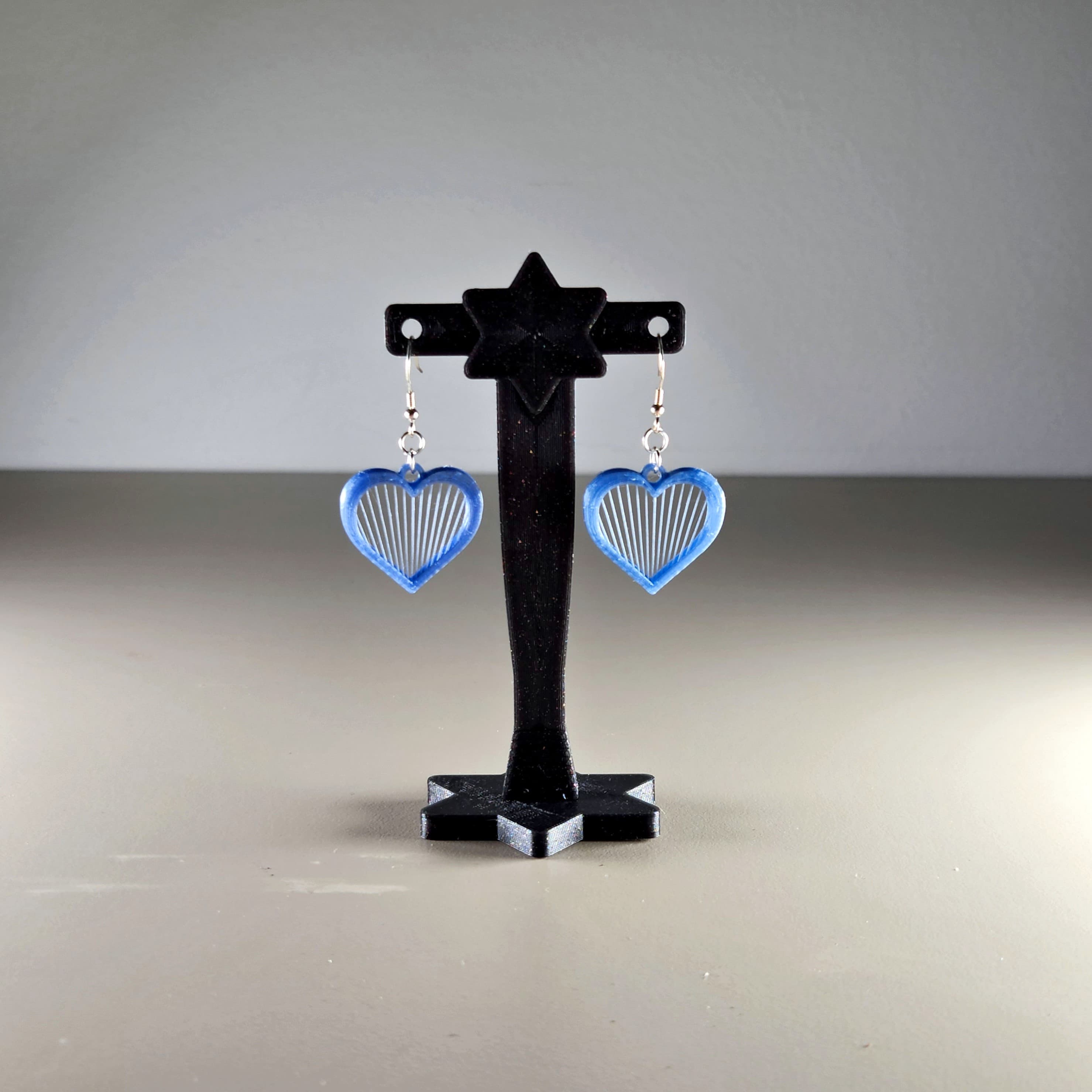 String Heart Earrings 3d model