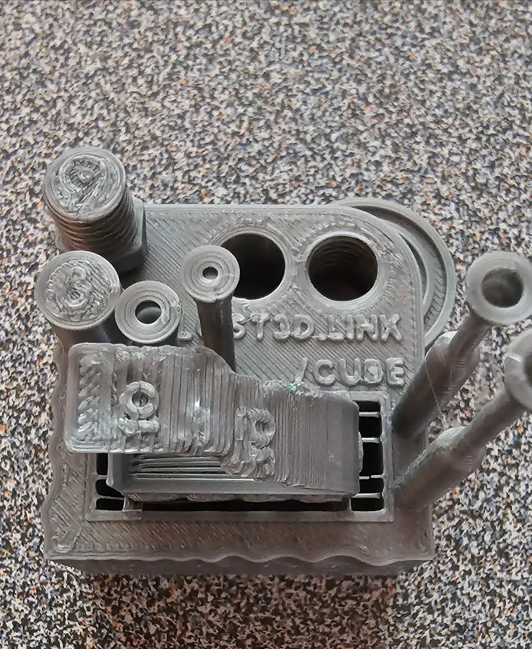 Layer shift on the overhang test but otherwise good.
Klipperized Sovol SV06