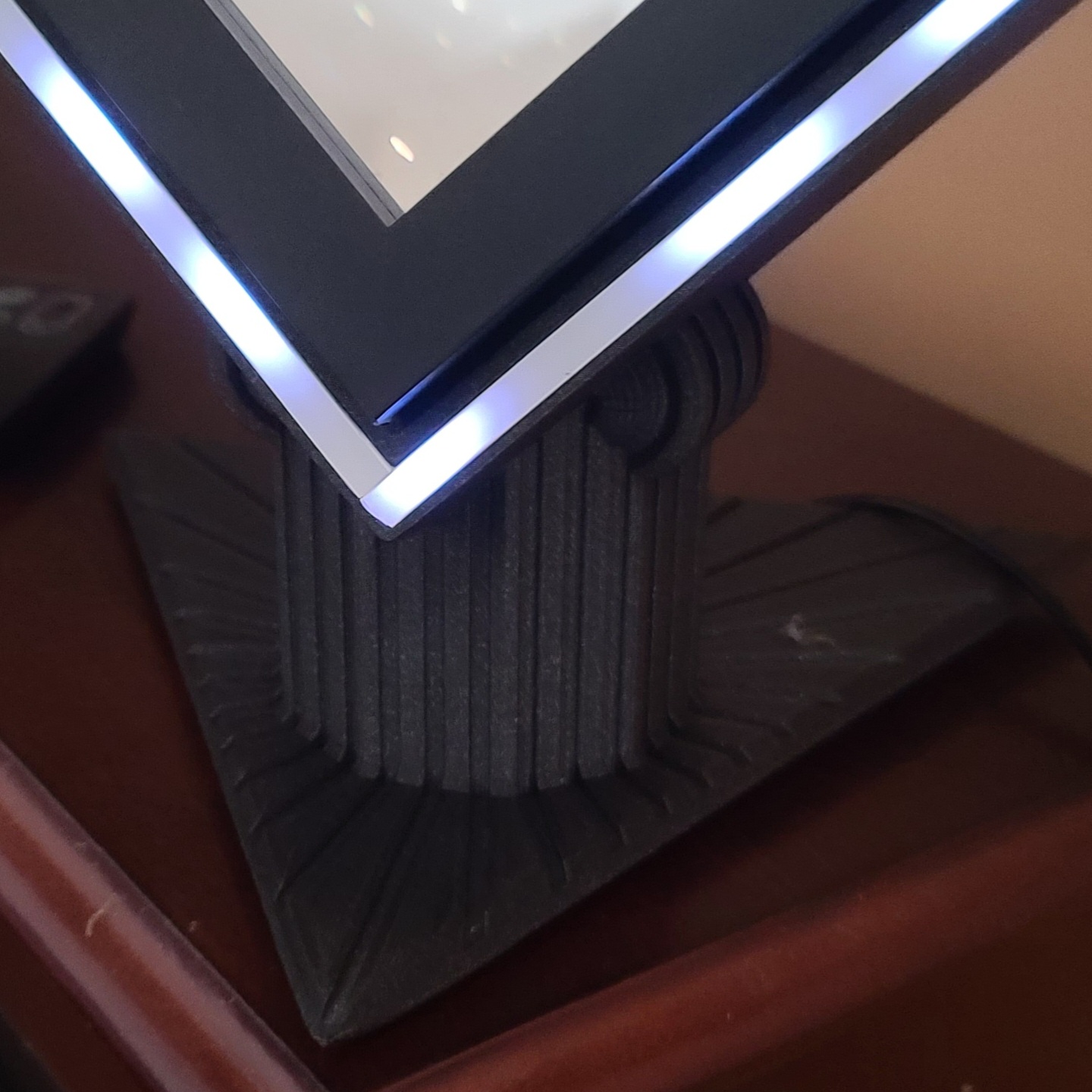 Infinity Mirror Stand (LED Light Up) 3d model