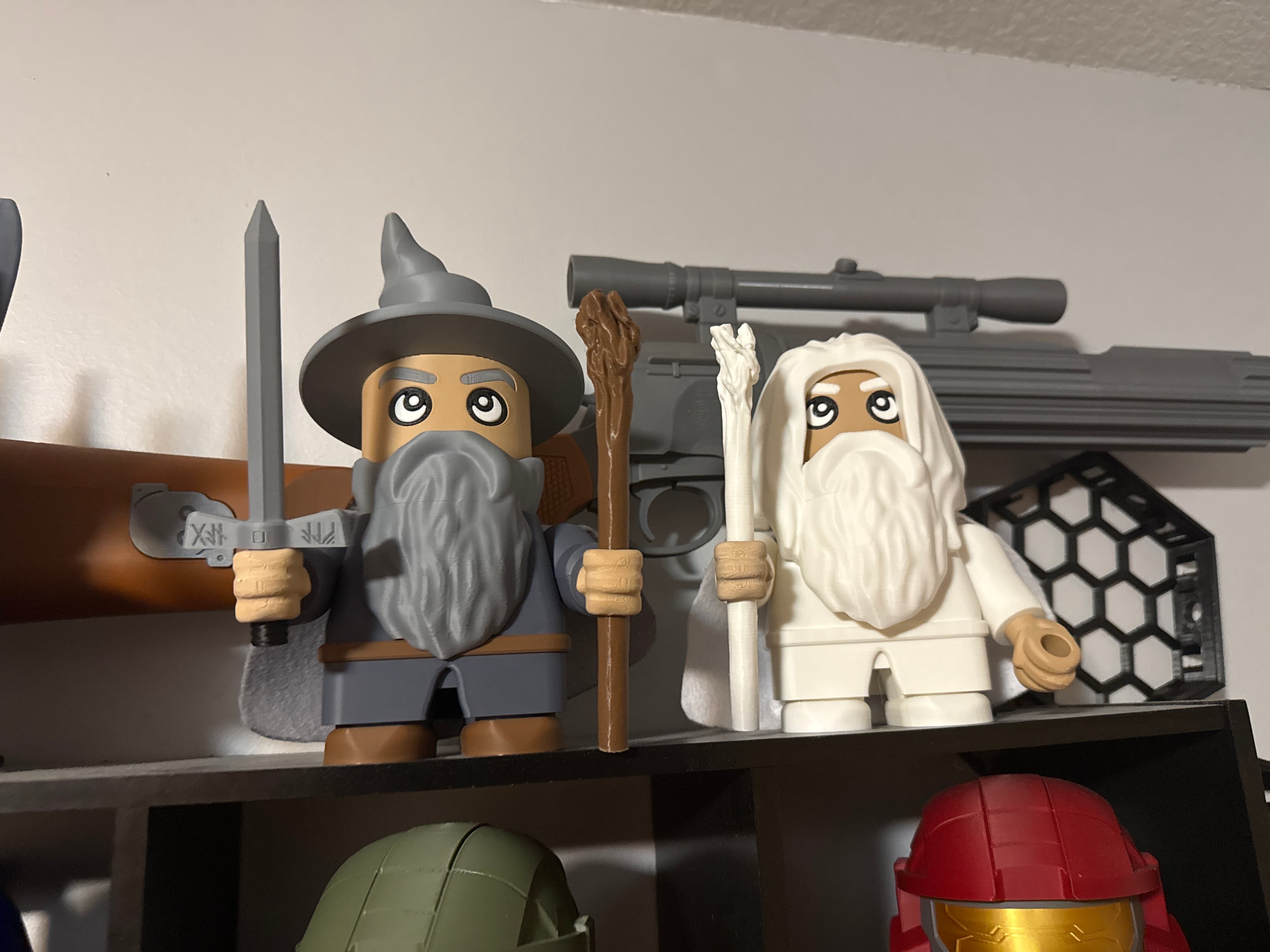 I made Gandolf and then I wanted to make Gandolf the white. I used Gandolf plus Aquaman‘s hair.
