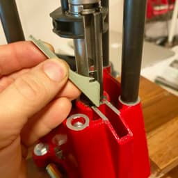 Primer deflector for the lee turret reloading press (no primer clogs) 3d model